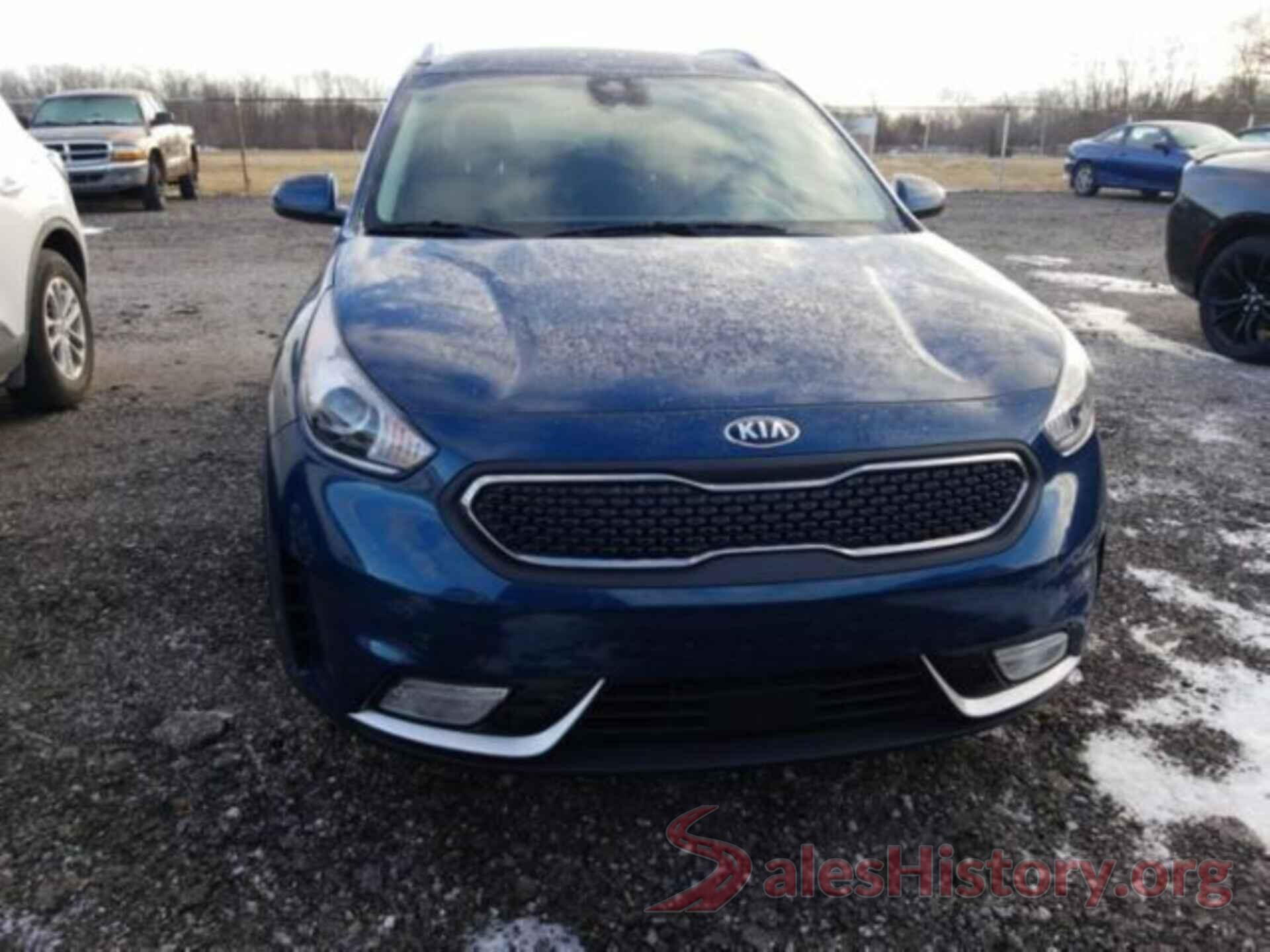 KNDCB3LC6J5146888 2018 KIA NIRO