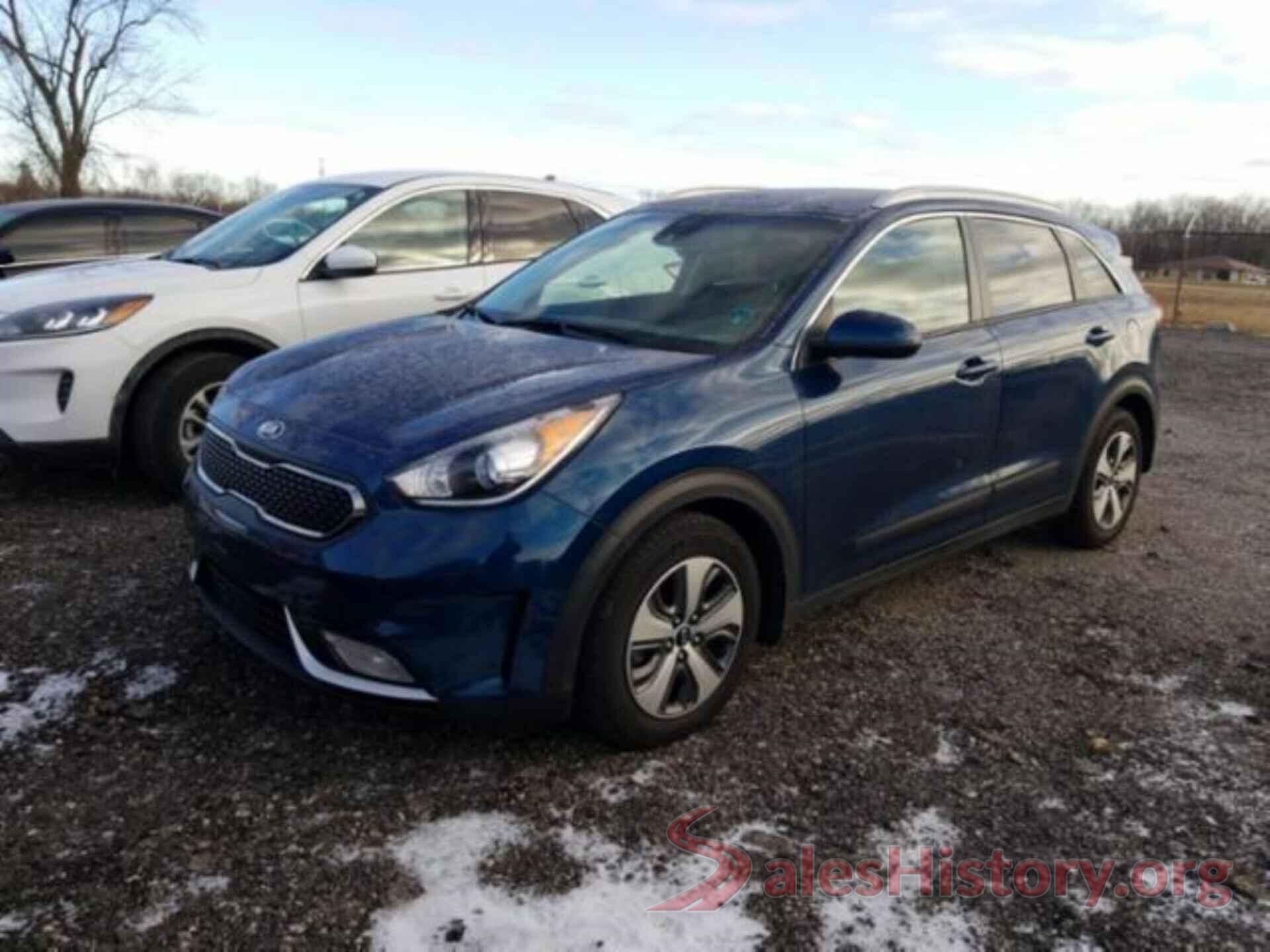 KNDCB3LC6J5146888 2018 KIA NIRO