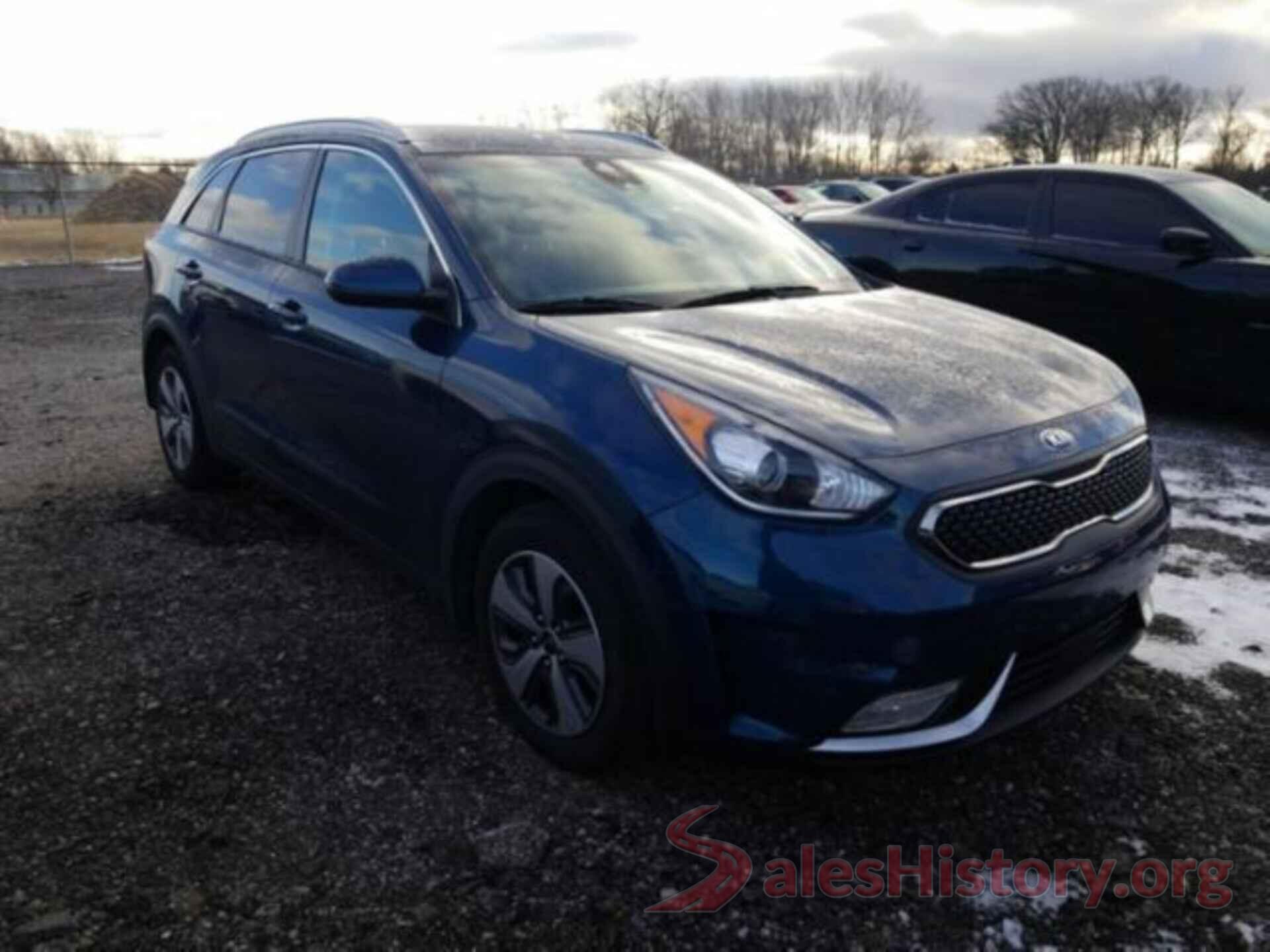 KNDCB3LC6J5146888 2018 KIA NIRO