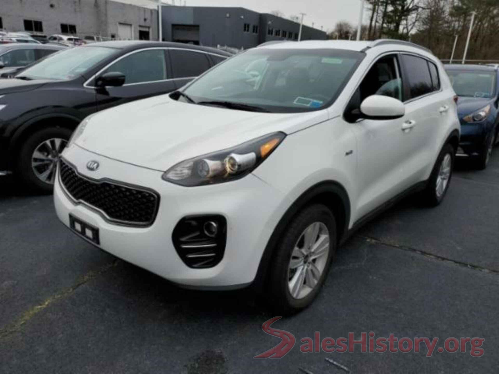 KNDPMCAC8J7418182 2018 KIA SPORTAGE