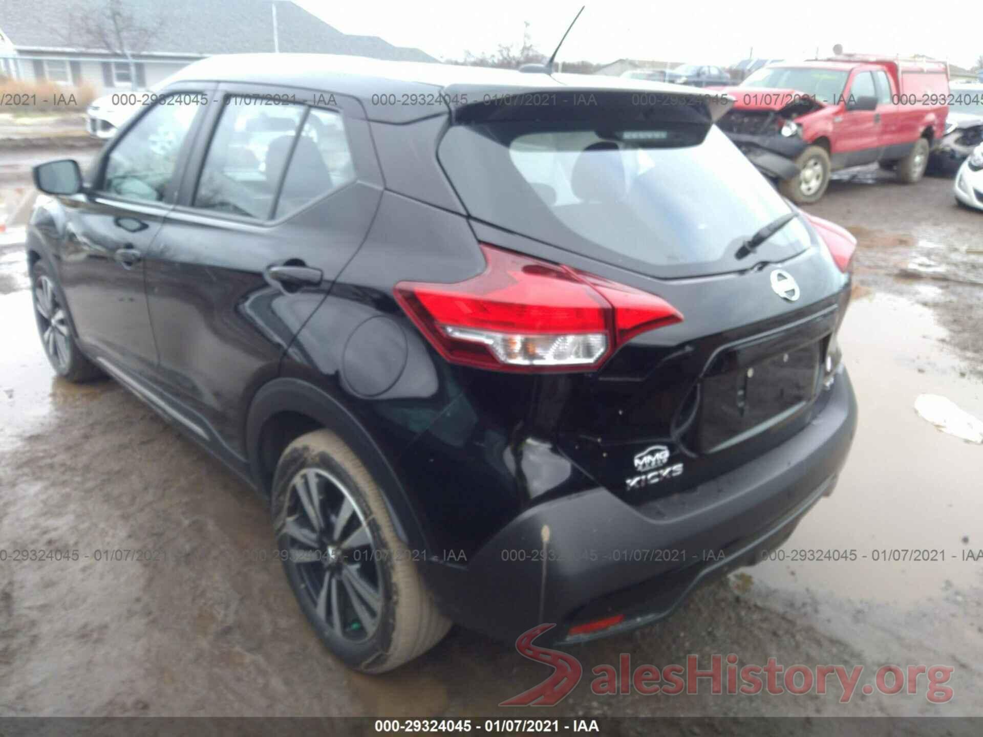 3N1CP5CU7JL528002 2018 NISSAN KICKS