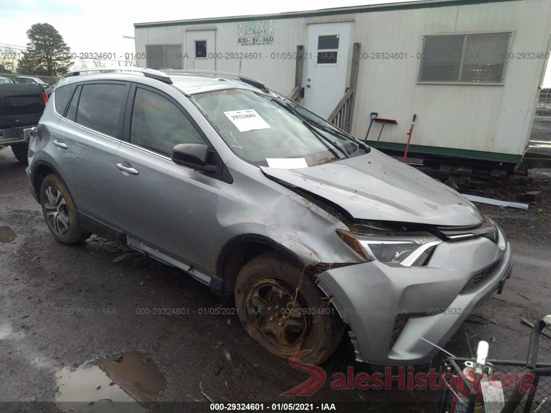 JTMZFREV8JD122081 2018 TOYOTA RAV4