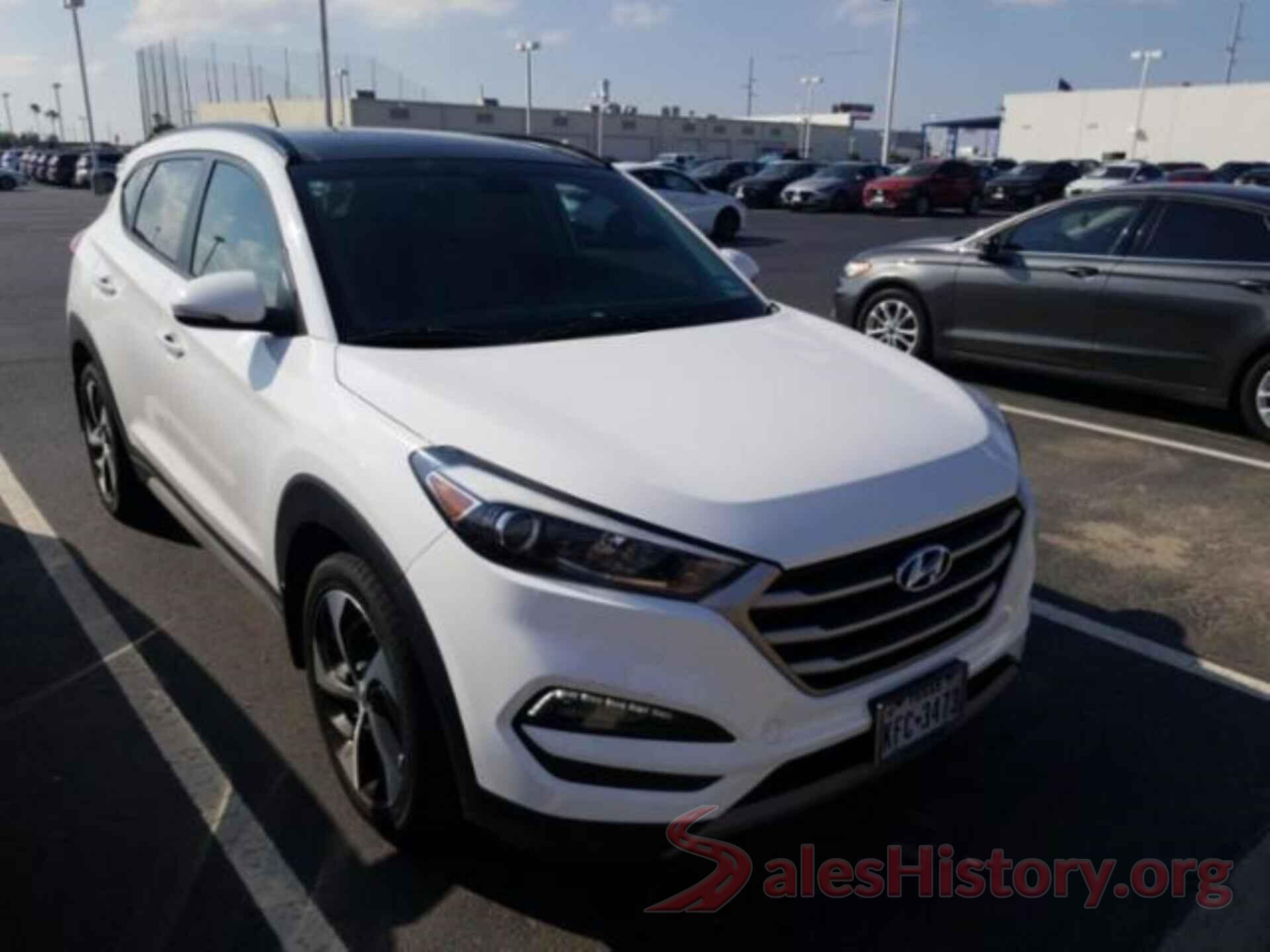 KM8J33A2XHU577552 2017 HYUNDAI TUCSON