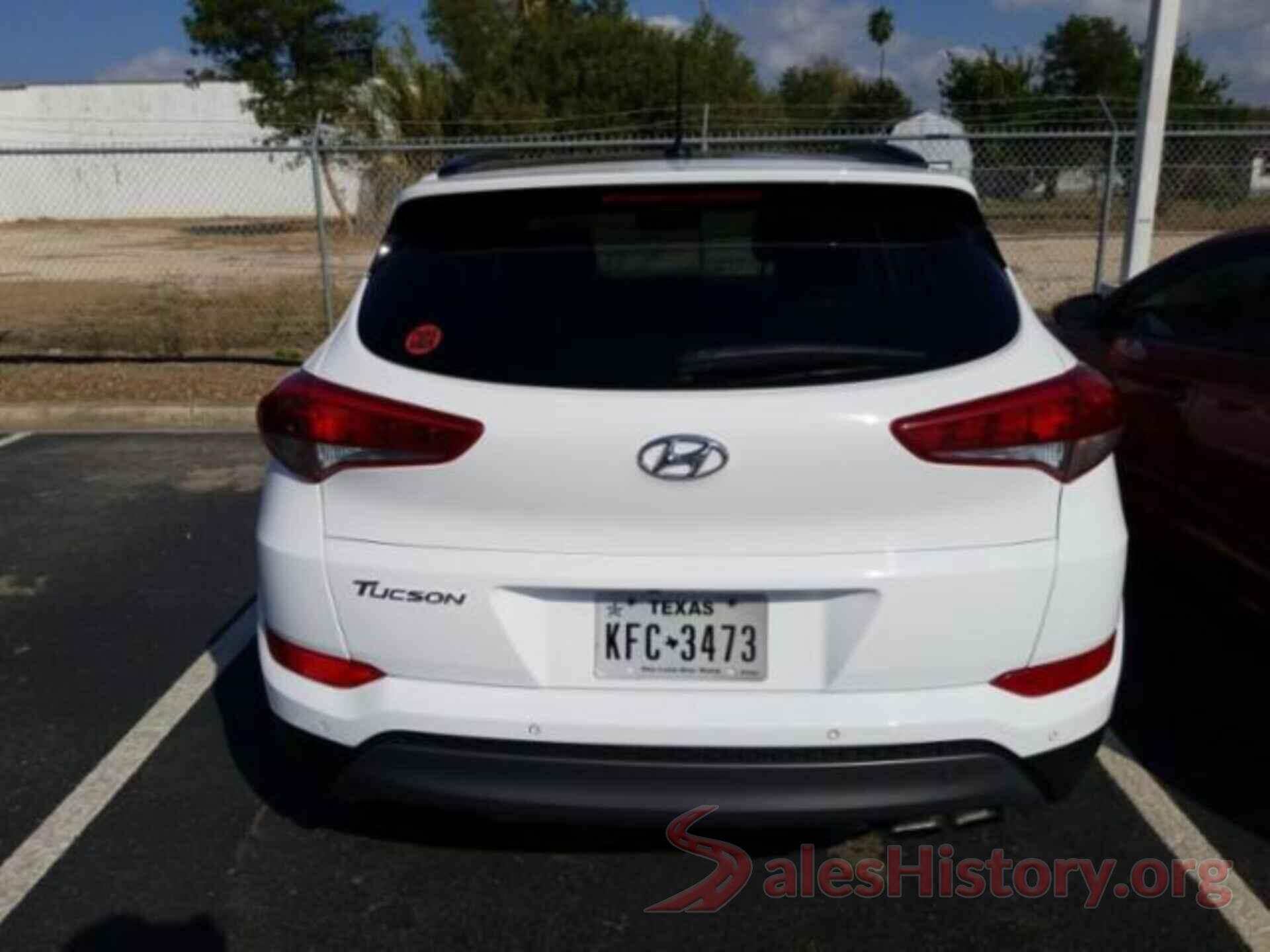 KM8J33A2XHU577552 2017 HYUNDAI TUCSON