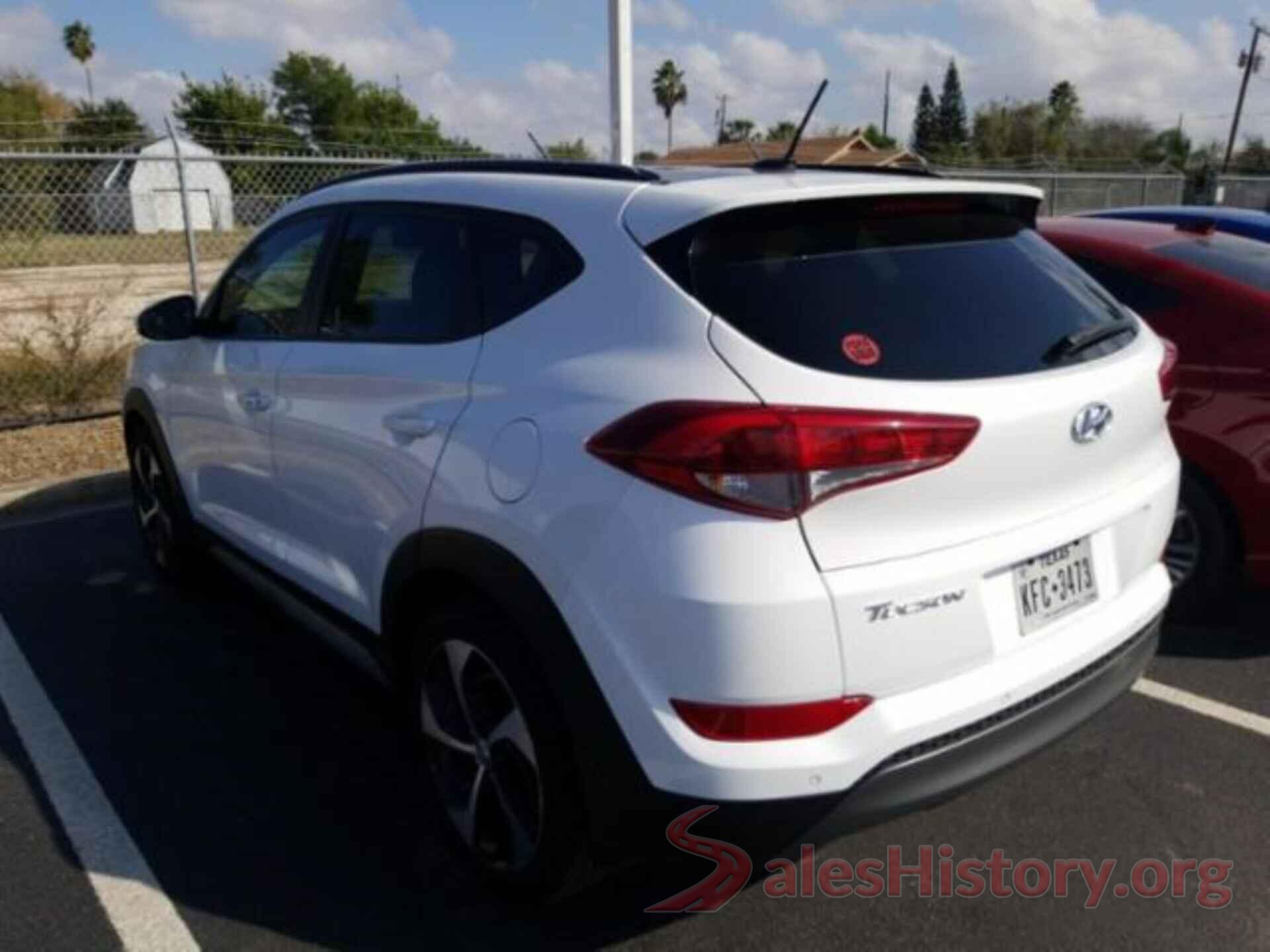 KM8J33A2XHU577552 2017 HYUNDAI TUCSON