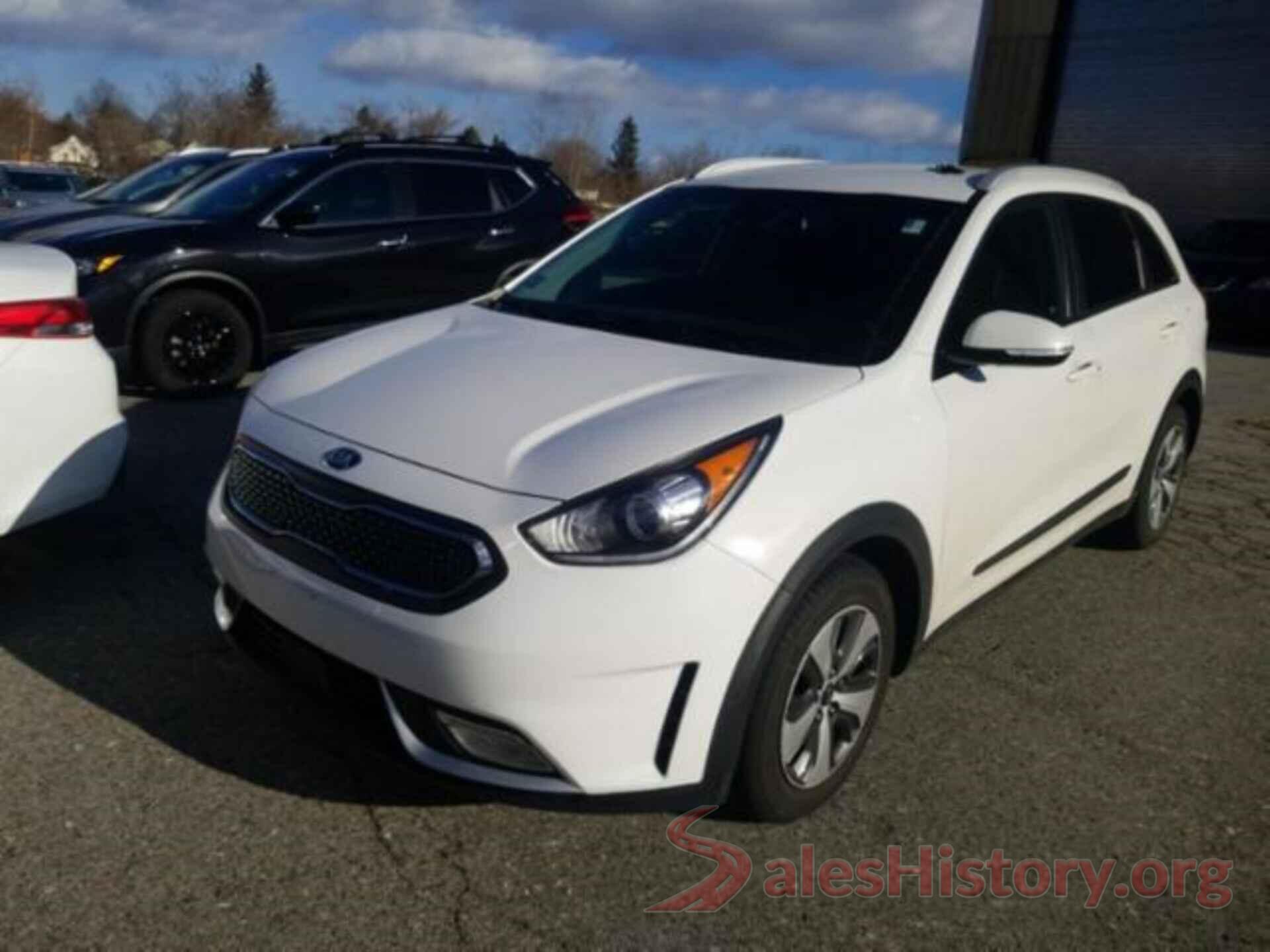 KNDCC3LC7J5109975 2018 KIA NIRO