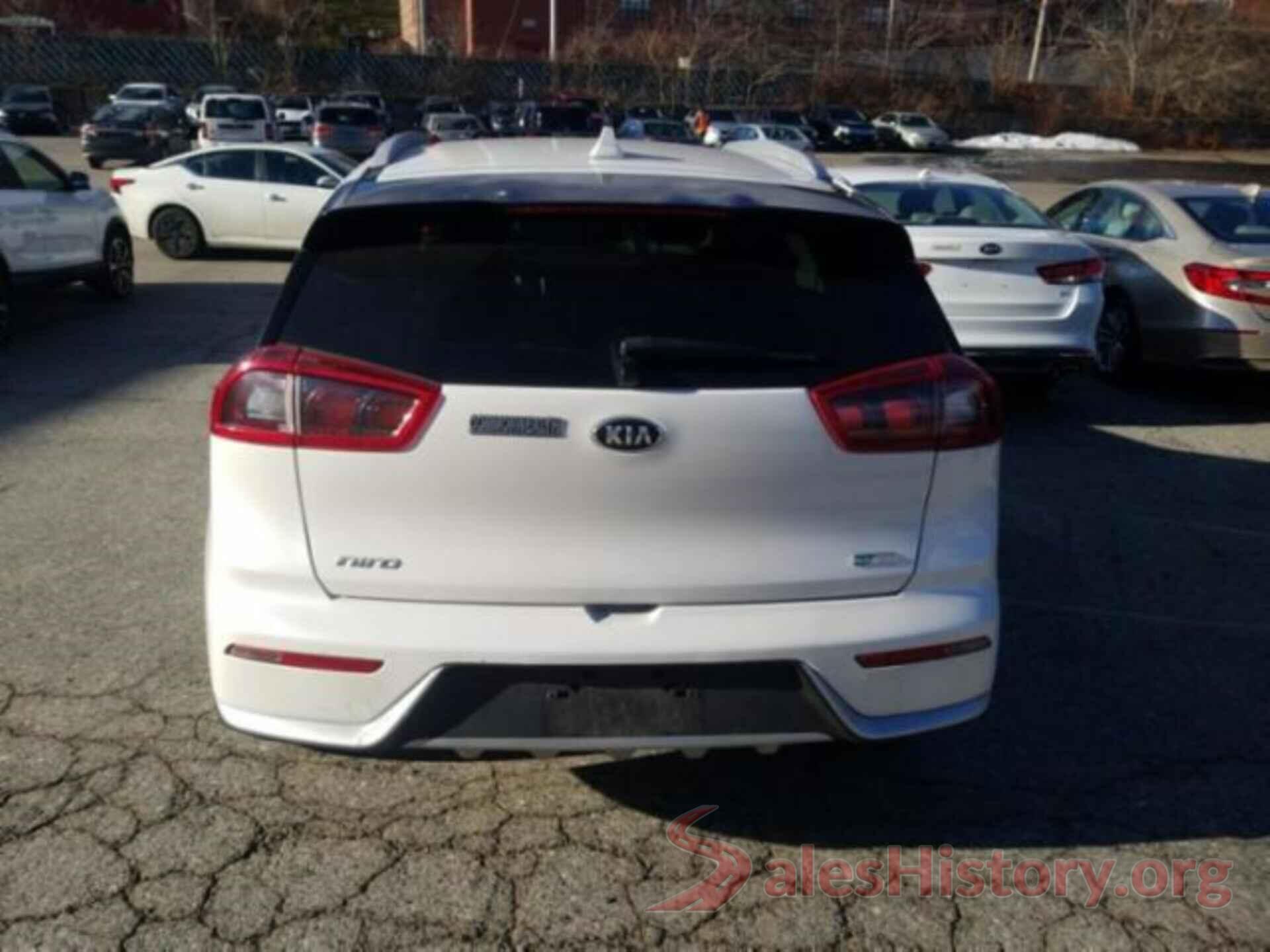 KNDCC3LC7J5109975 2018 KIA NIRO