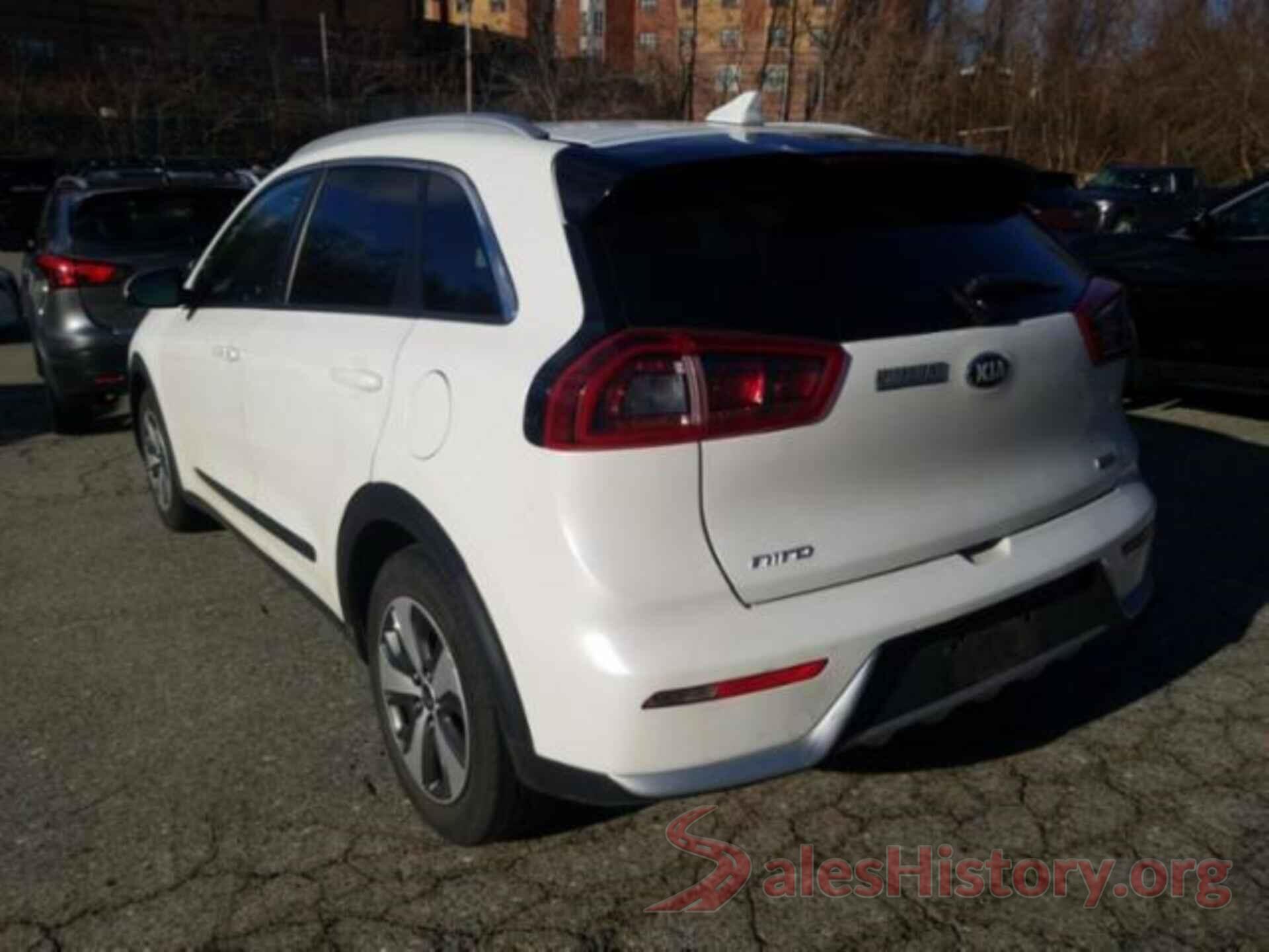 KNDCC3LC7J5109975 2018 KIA NIRO