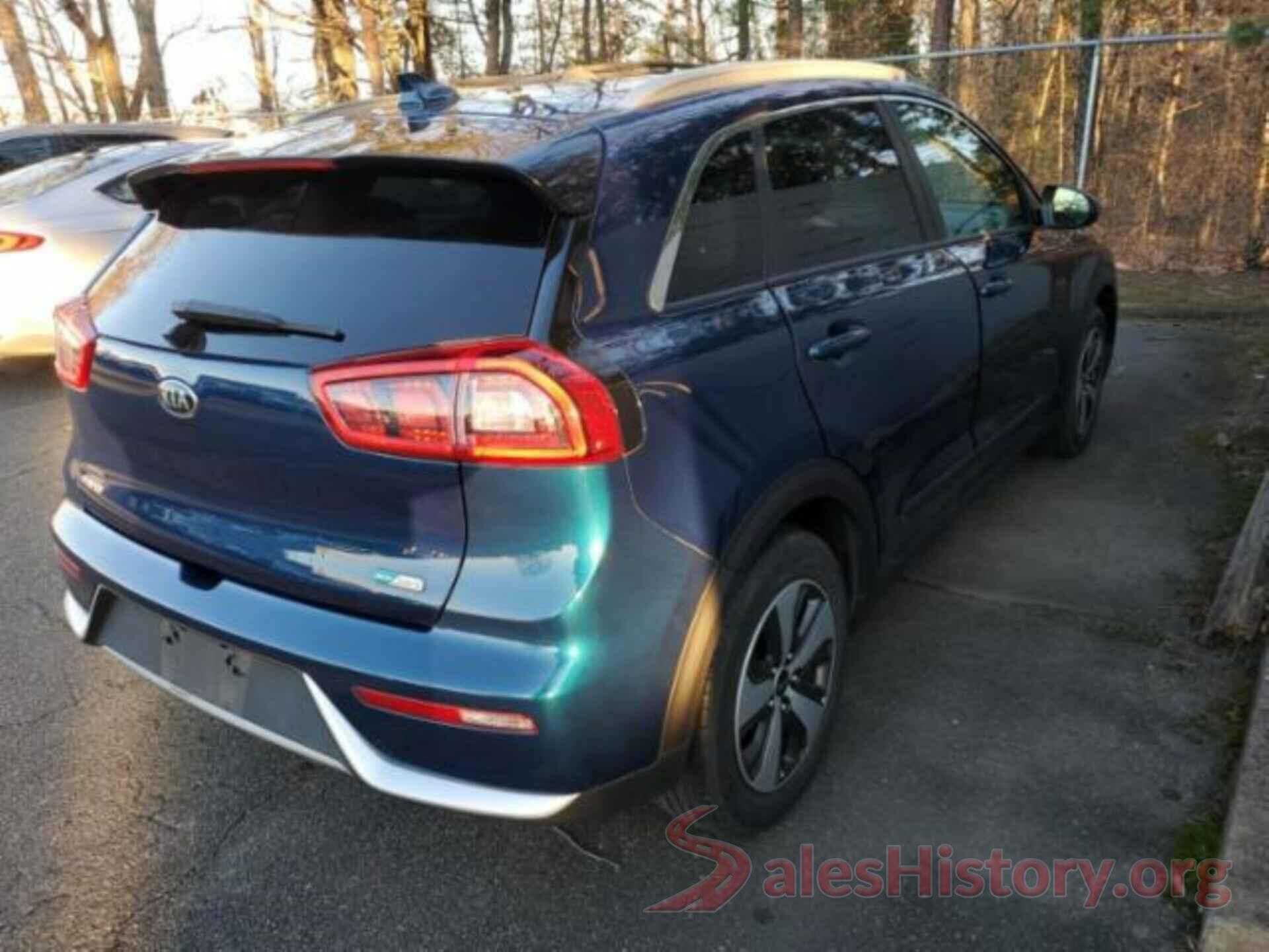 KNDCB3LC4J5111492 2018 KIA NIRO