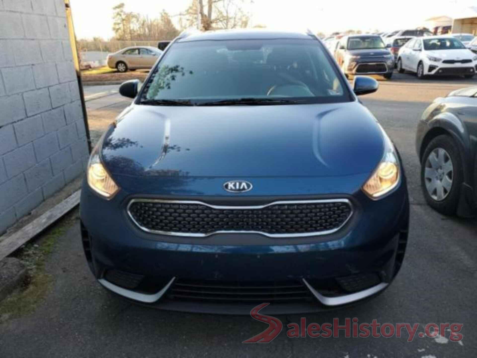 KNDCB3LC4J5111492 2018 KIA NIRO