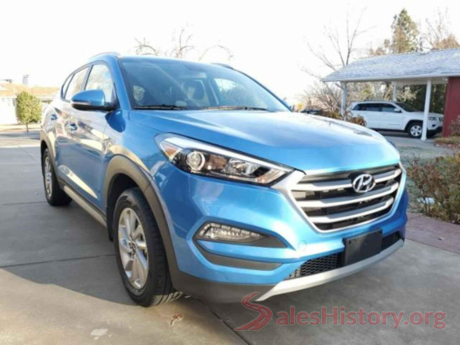 KM8J3CA2XHU312856 2017 HYUNDAI TUCSON