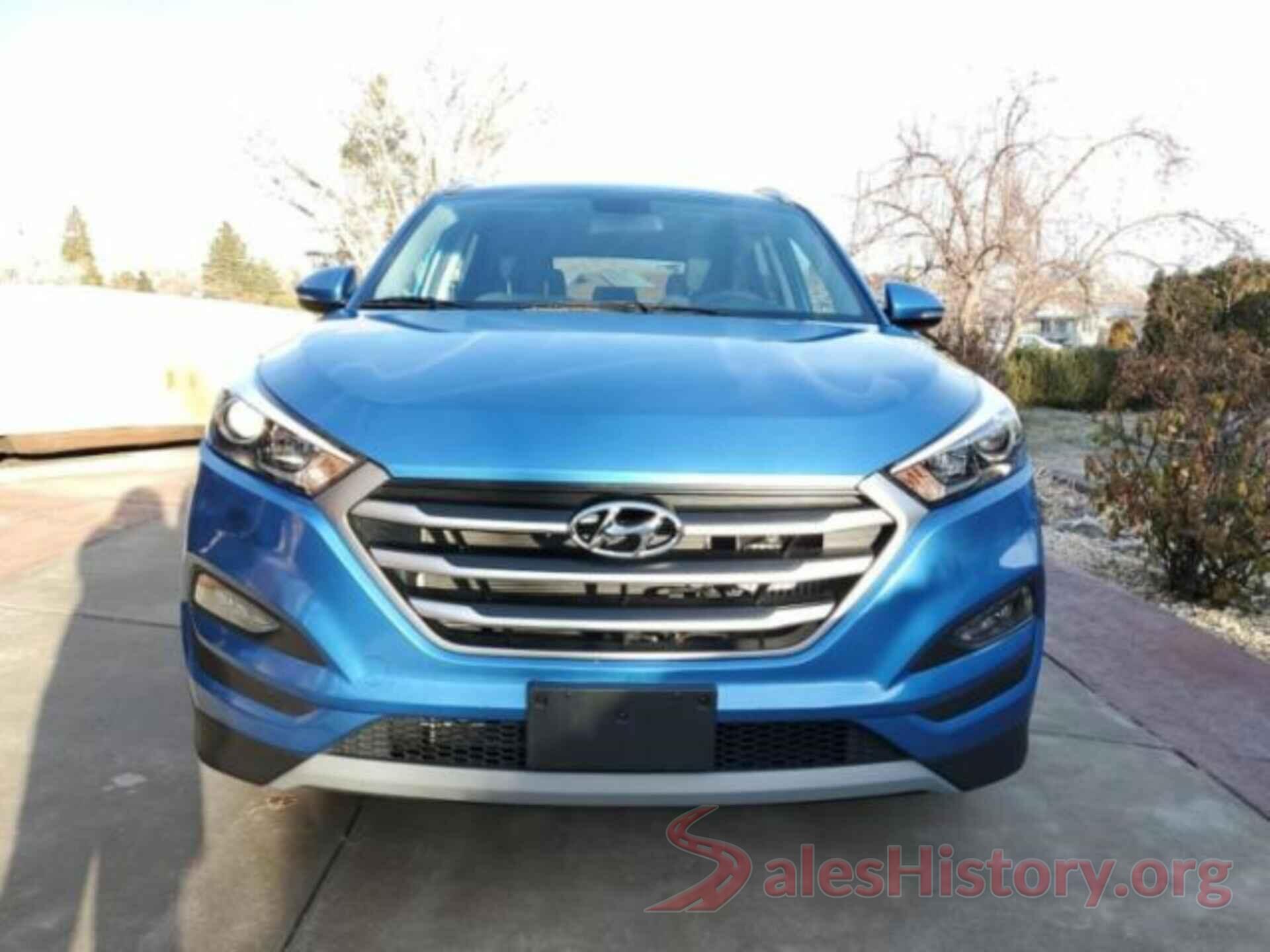 KM8J3CA2XHU312856 2017 HYUNDAI TUCSON