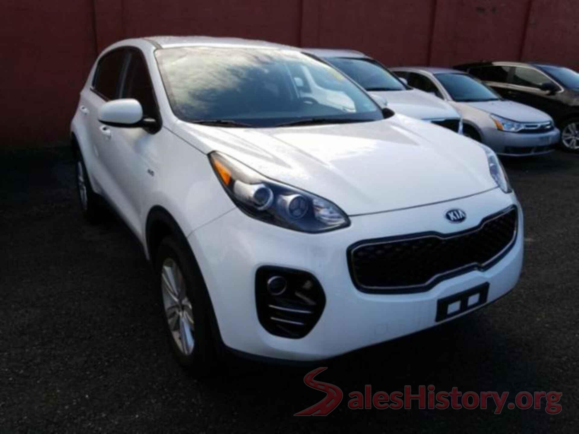 KNDPMCAC7J7414172 2018 KIA SPORTAGE