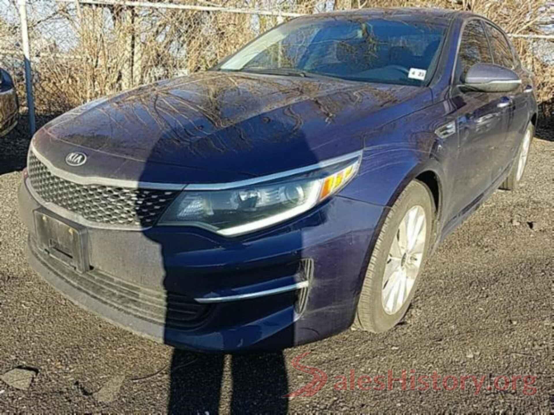 5XXGU4L38JG211933 2018 KIA OPTIMA