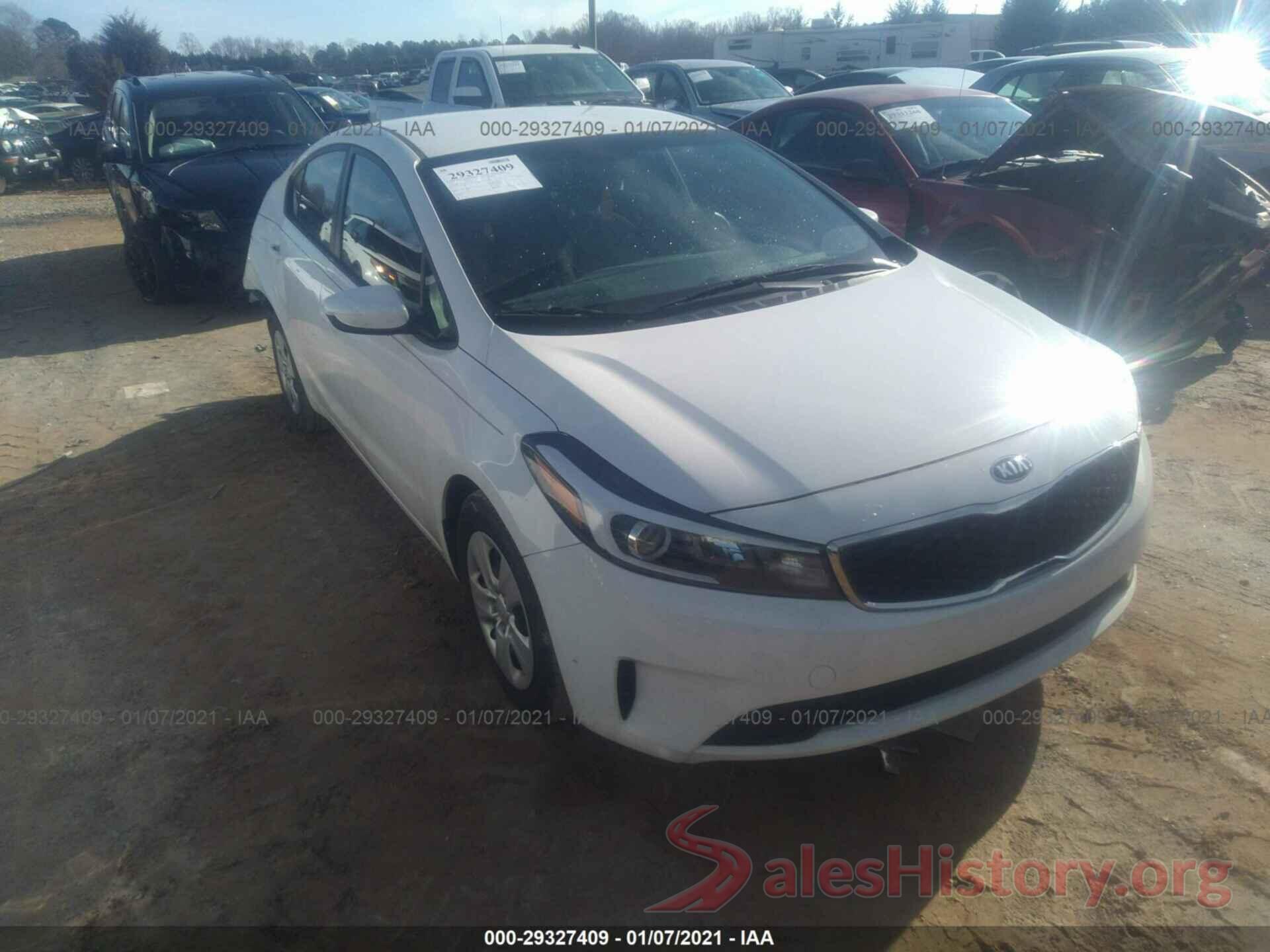 3KPFK4A75JE242119 2018 KIA FORTE