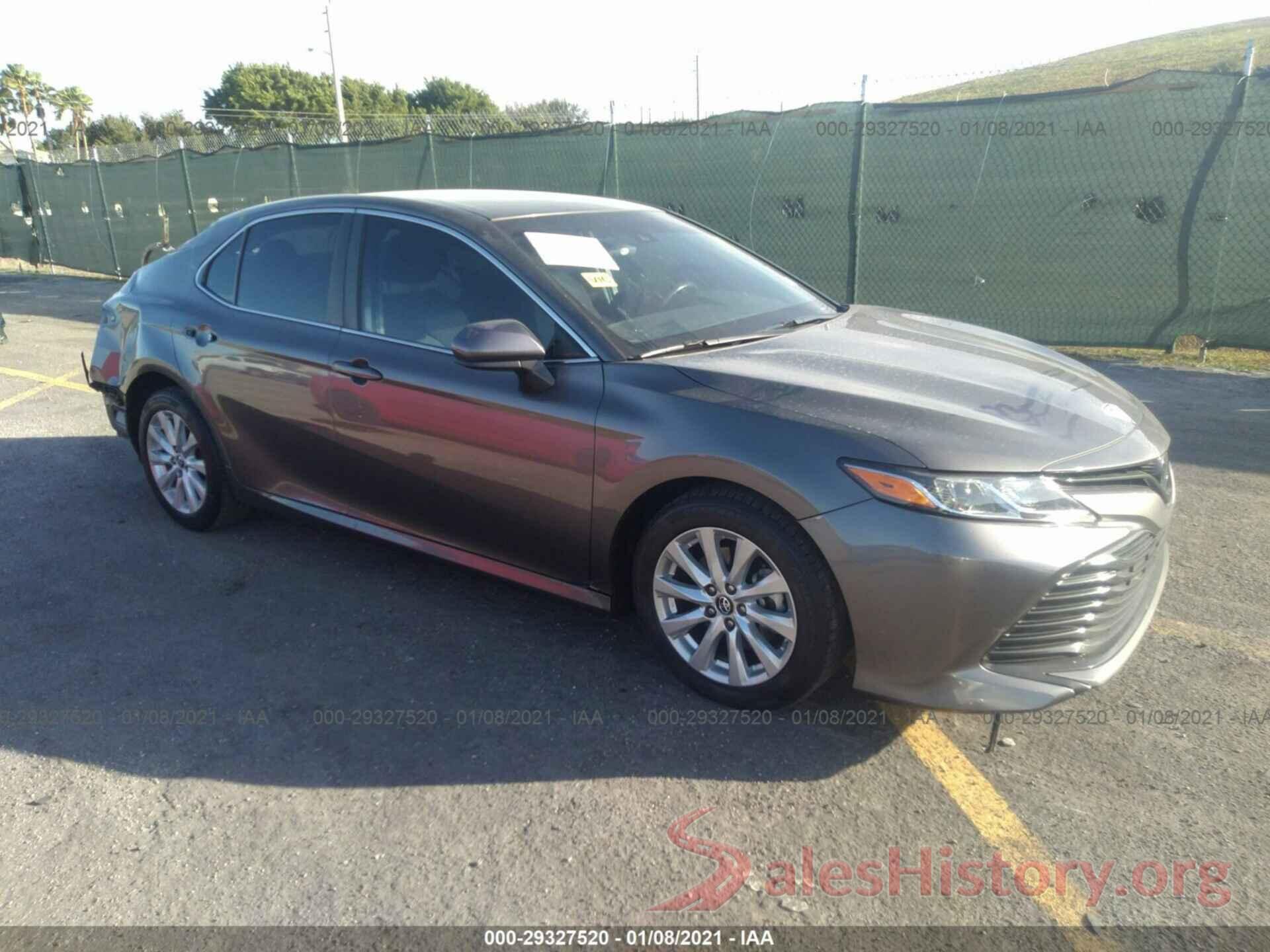 4T1B11HK2JU594338 2018 TOYOTA CAMRY