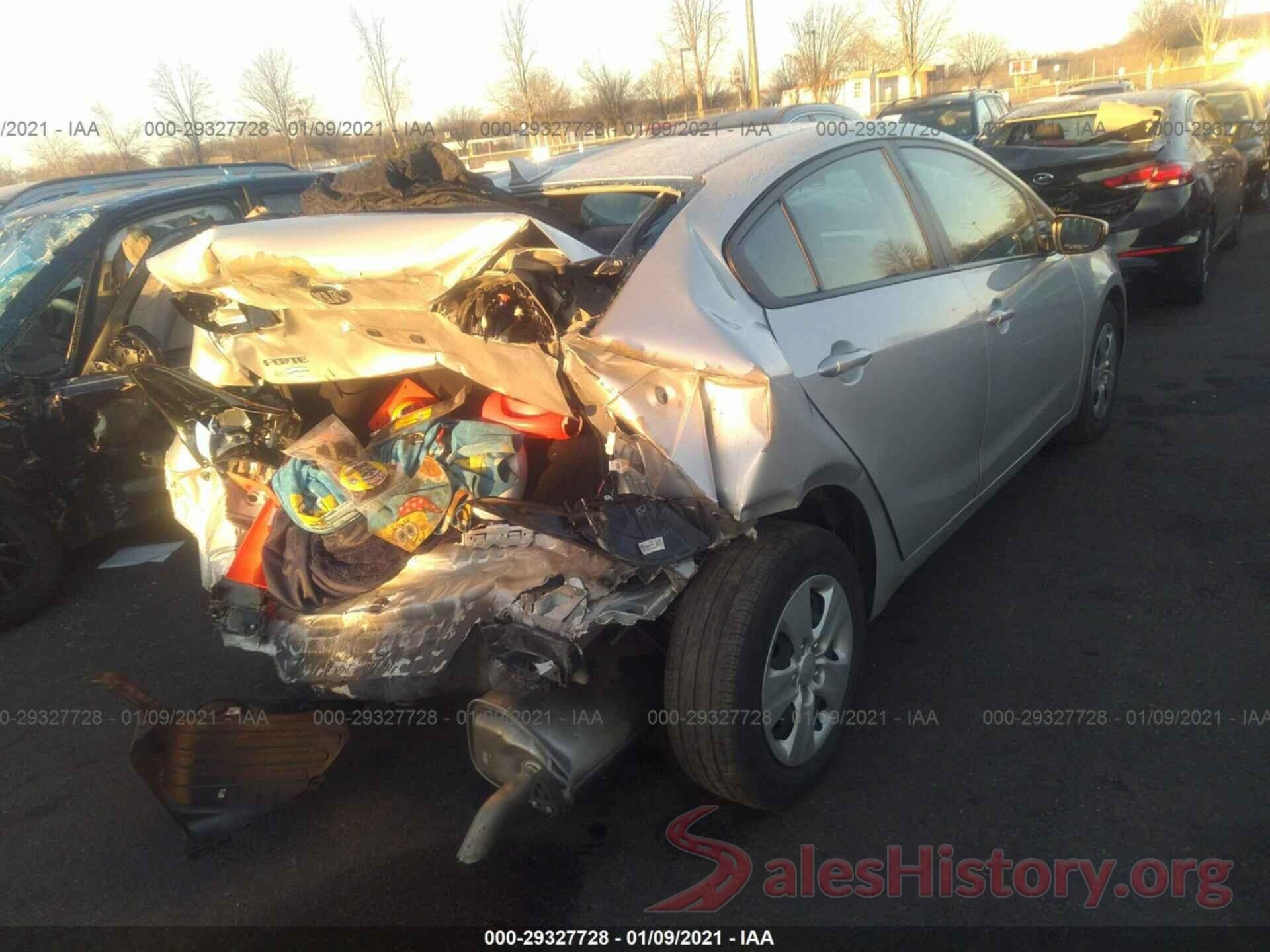 3KPFK4A78JE226853 2018 KIA FORTE