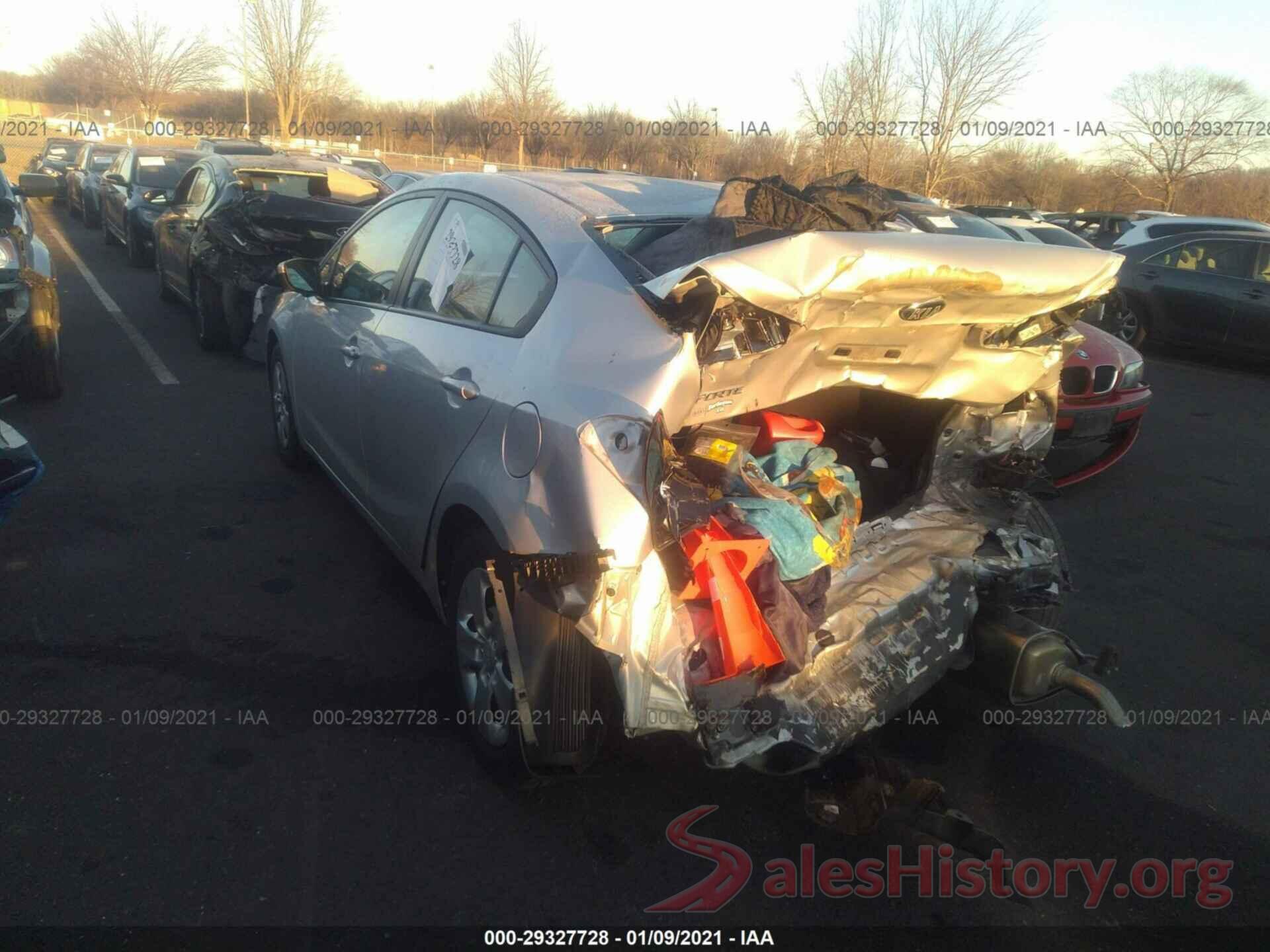 3KPFK4A78JE226853 2018 KIA FORTE