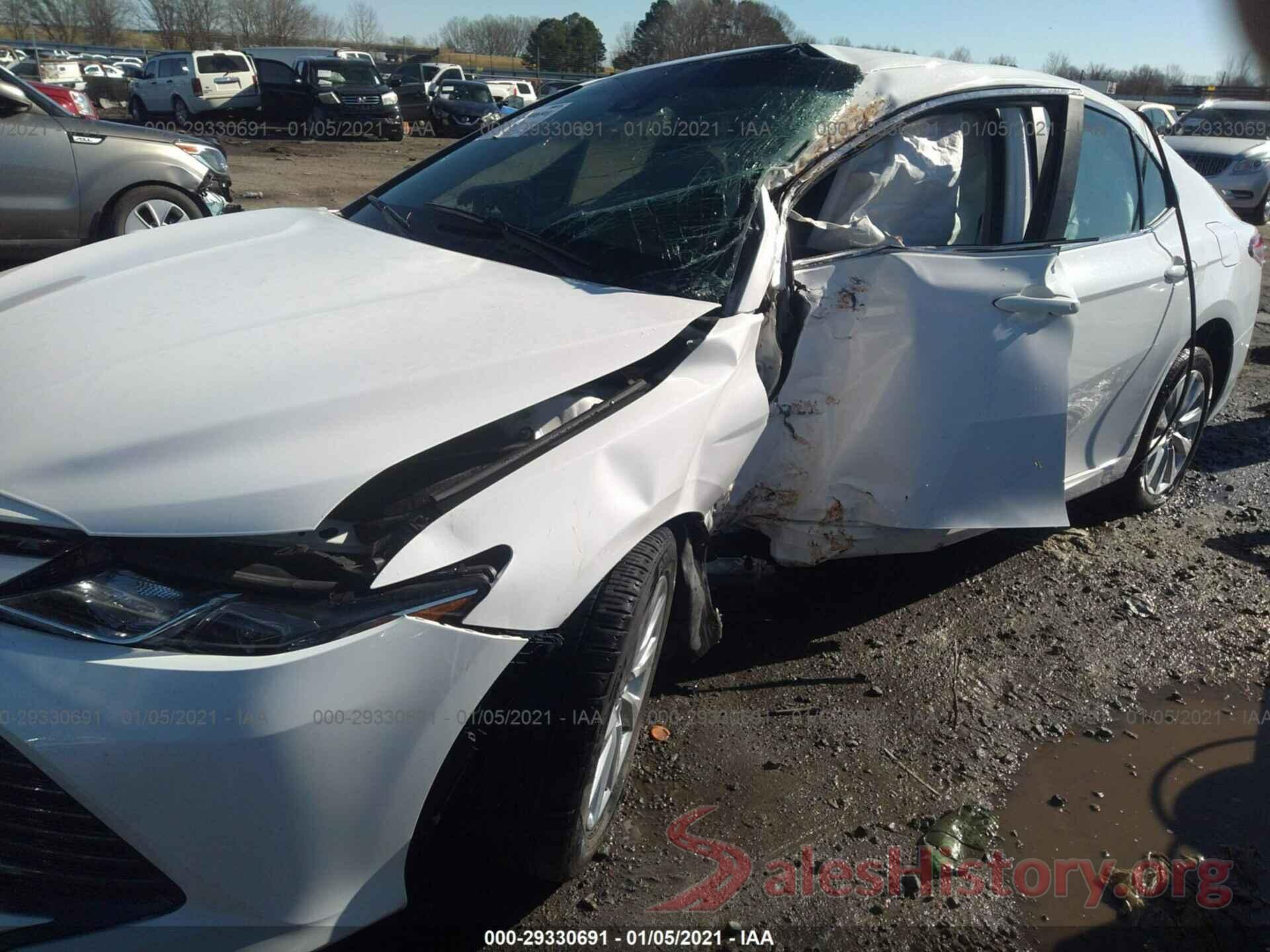 4T1B11HK8JU503220 2018 TOYOTA CAMRY