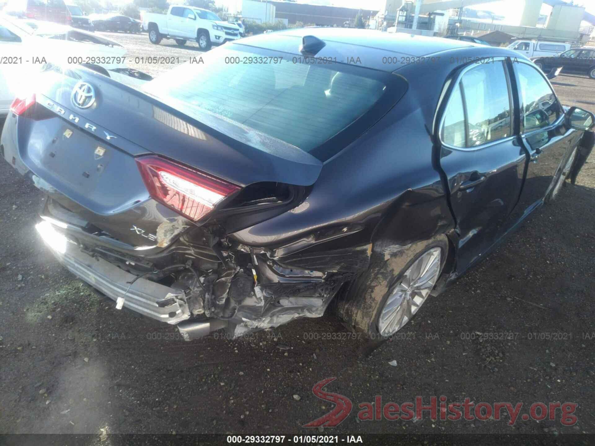 4T1B11HK8JU032282 2018 TOYOTA CAMRY