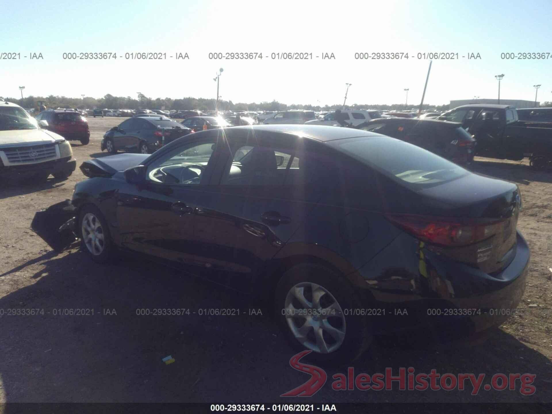 3MZBN1U7XHM135676 2017 MAZDA MAZDA3 4-DOOR