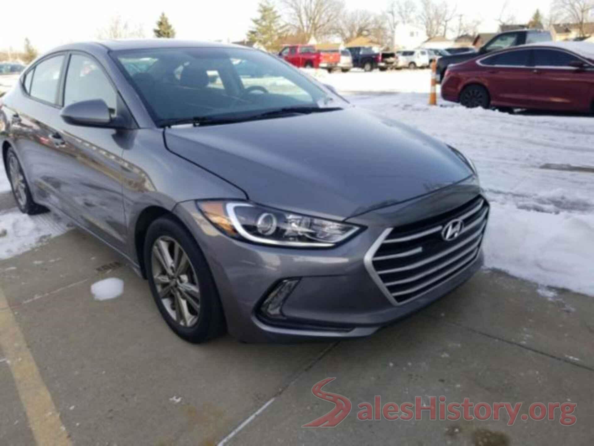 5NPD84LFXJH360690 2018 HYUNDAI ELANTRA