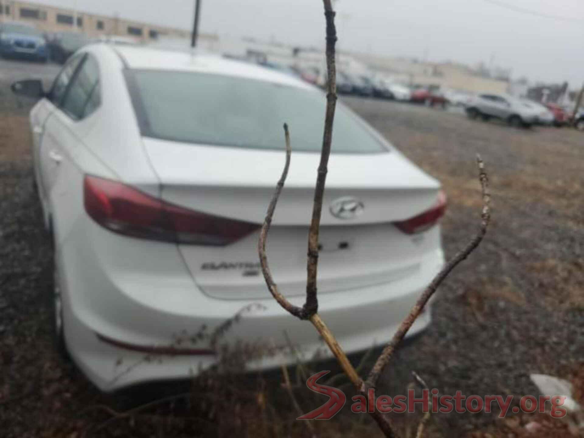 5NPD74LFXJH320595 2018 HYUNDAI ELANTRA