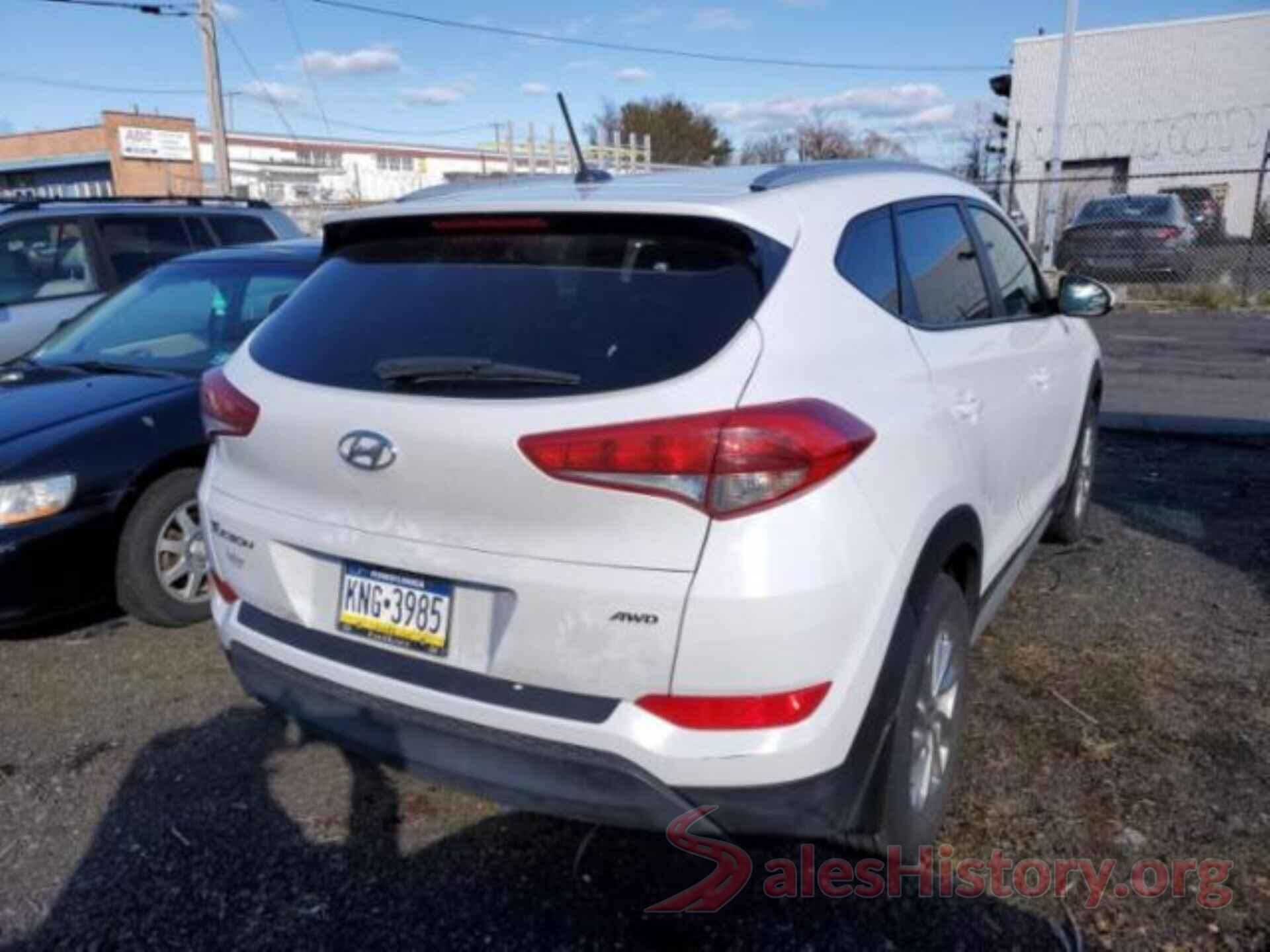 KM8J3CA45HU569800 2017 HYUNDAI TUCSON