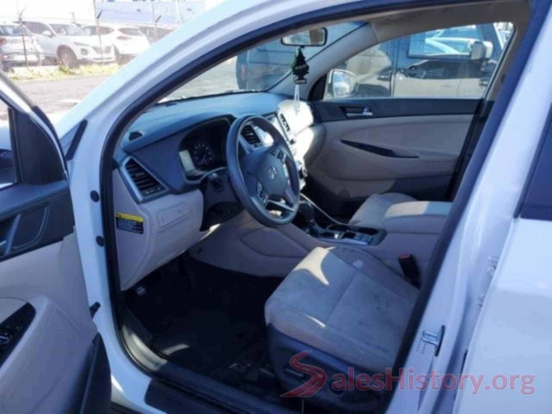 KM8J3CA45HU569800 2017 HYUNDAI TUCSON