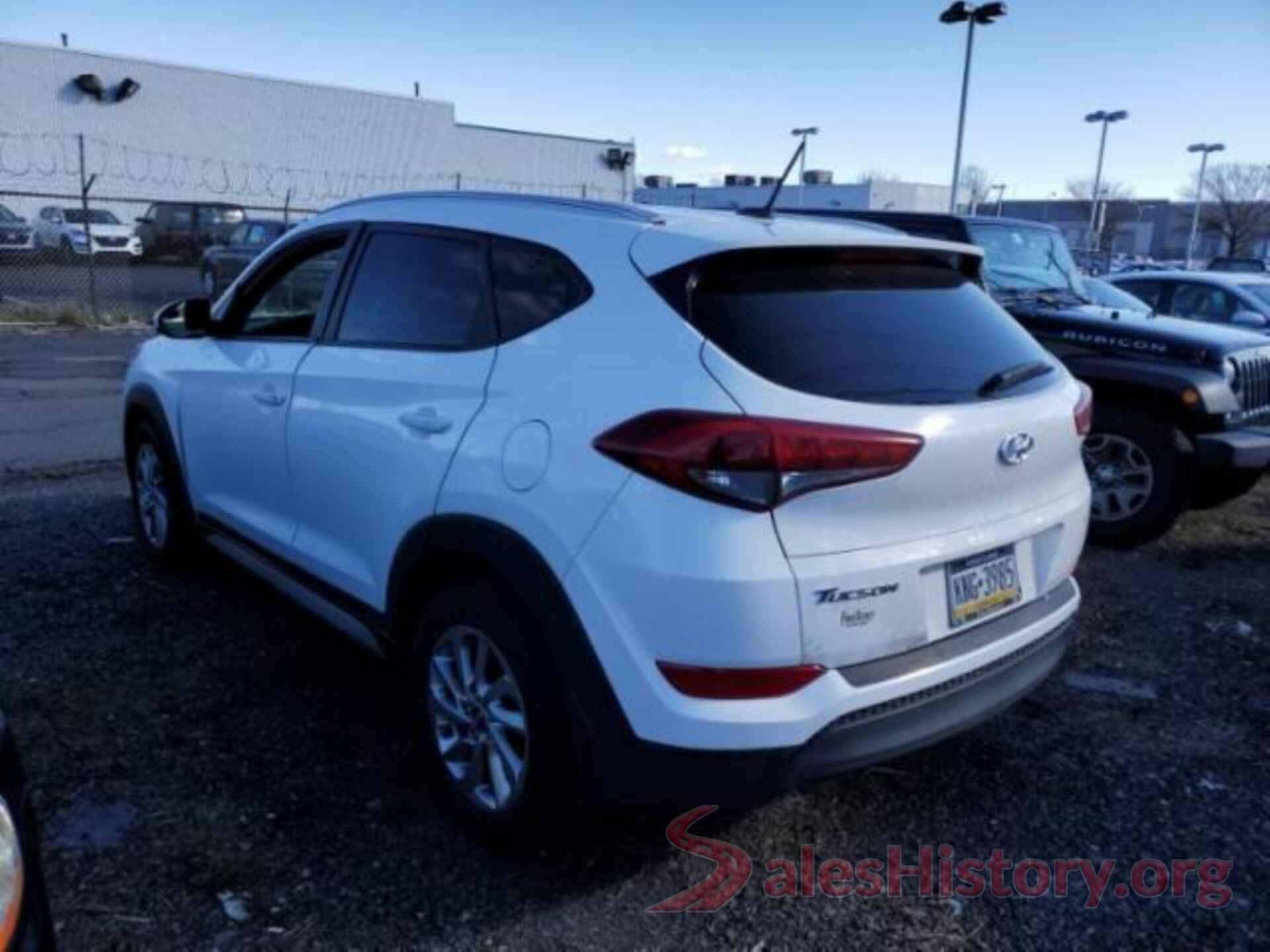 KM8J3CA45HU569800 2017 HYUNDAI TUCSON