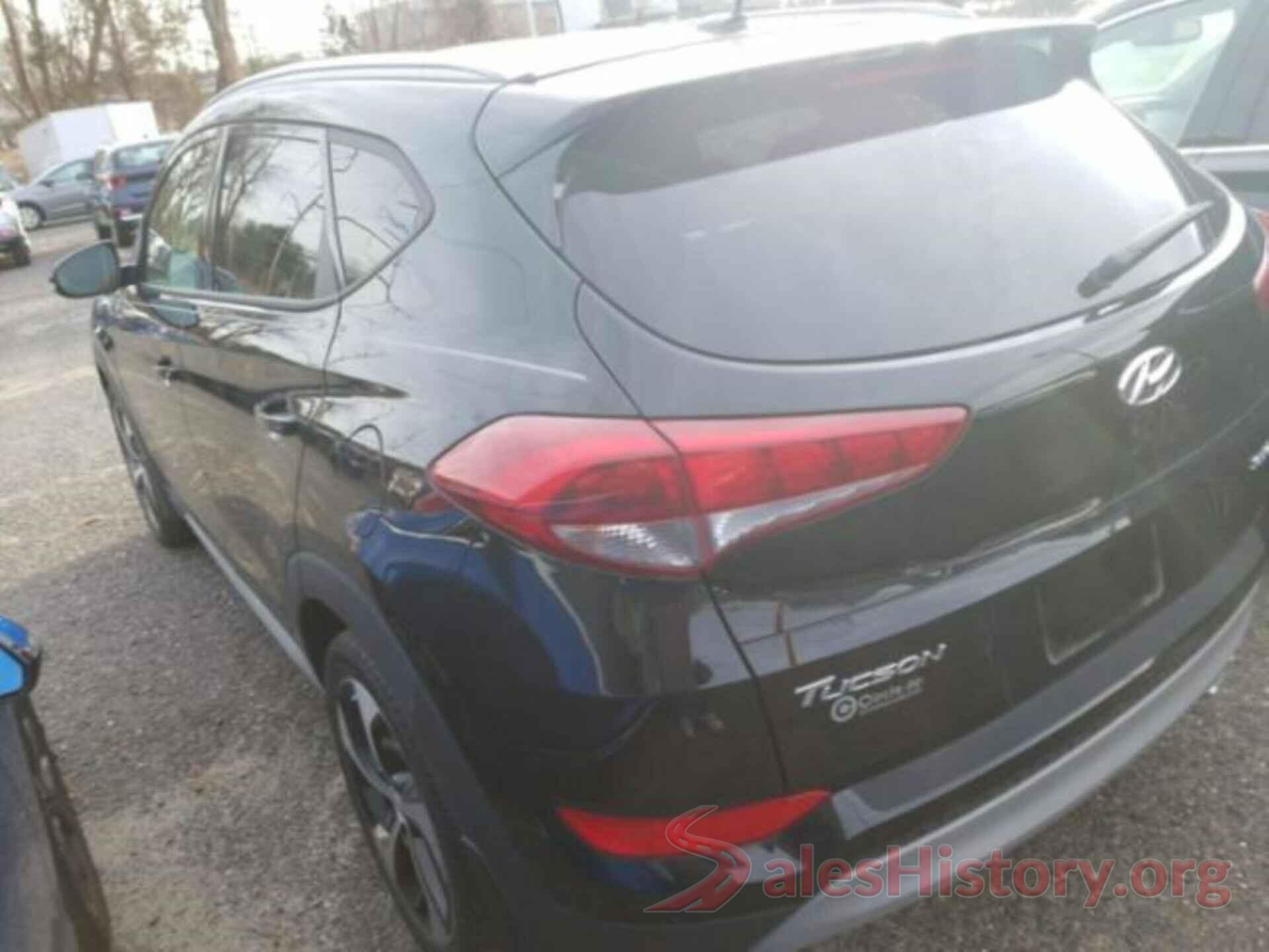 KM8J3CA23HU595987 2017 HYUNDAI TUCSON