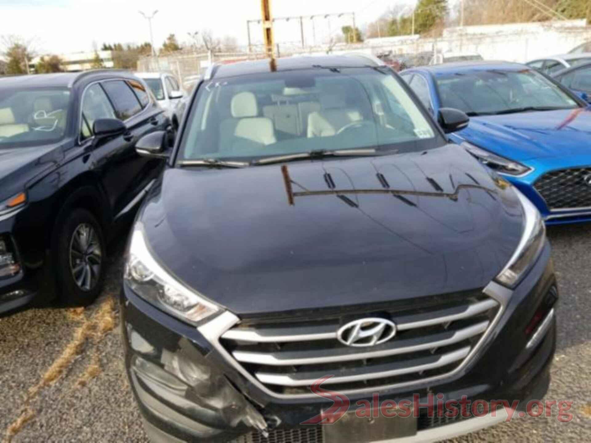 KM8J3CA23HU595987 2017 HYUNDAI TUCSON