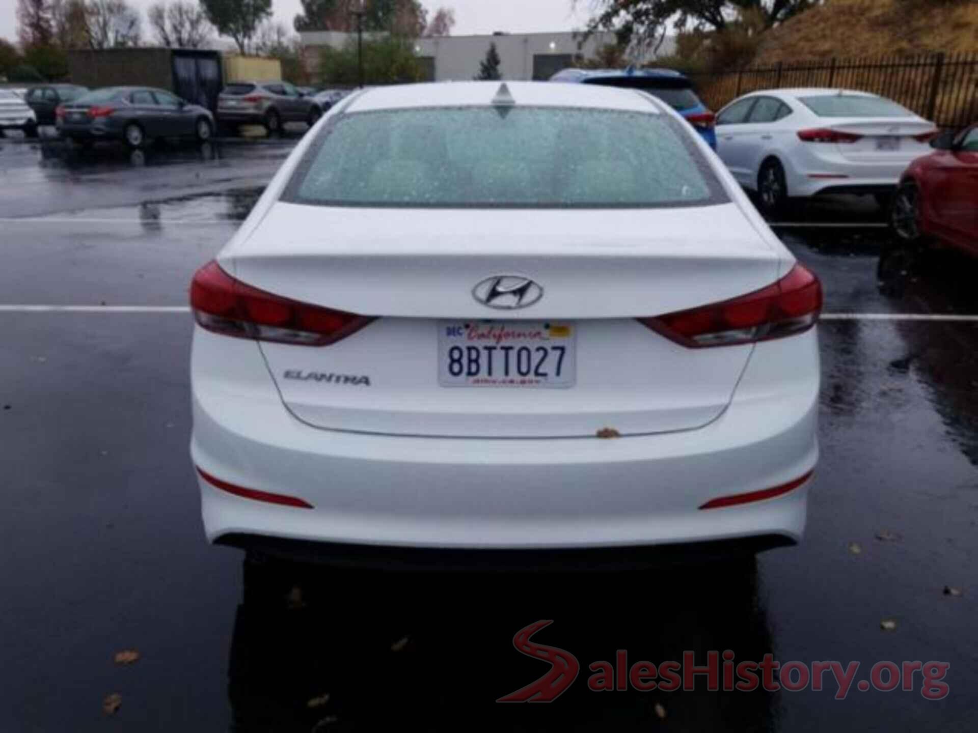 5NPD84LF5JH213242 2018 HYUNDAI ELANTRA