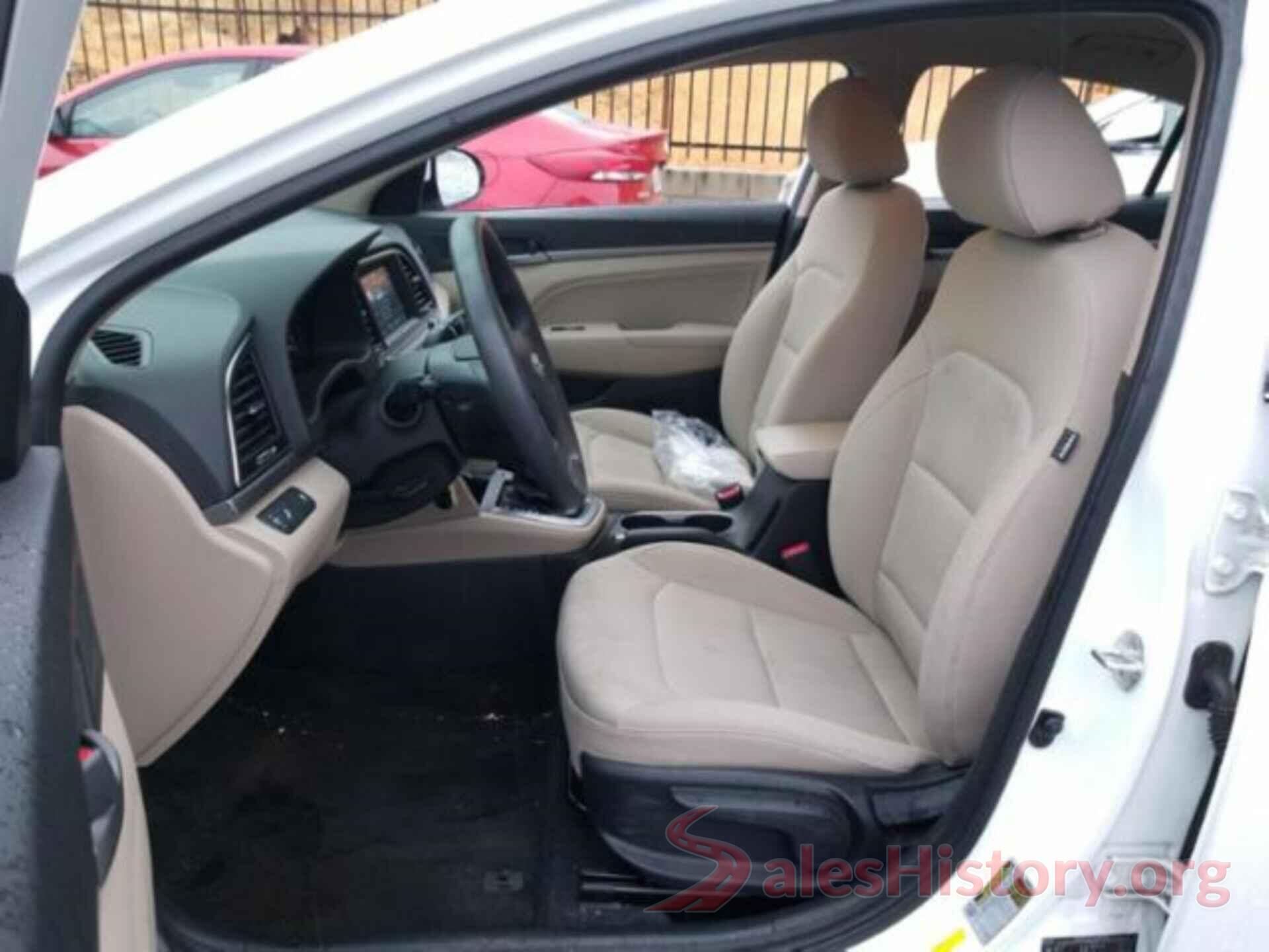 5NPD84LF5JH213242 2018 HYUNDAI ELANTRA