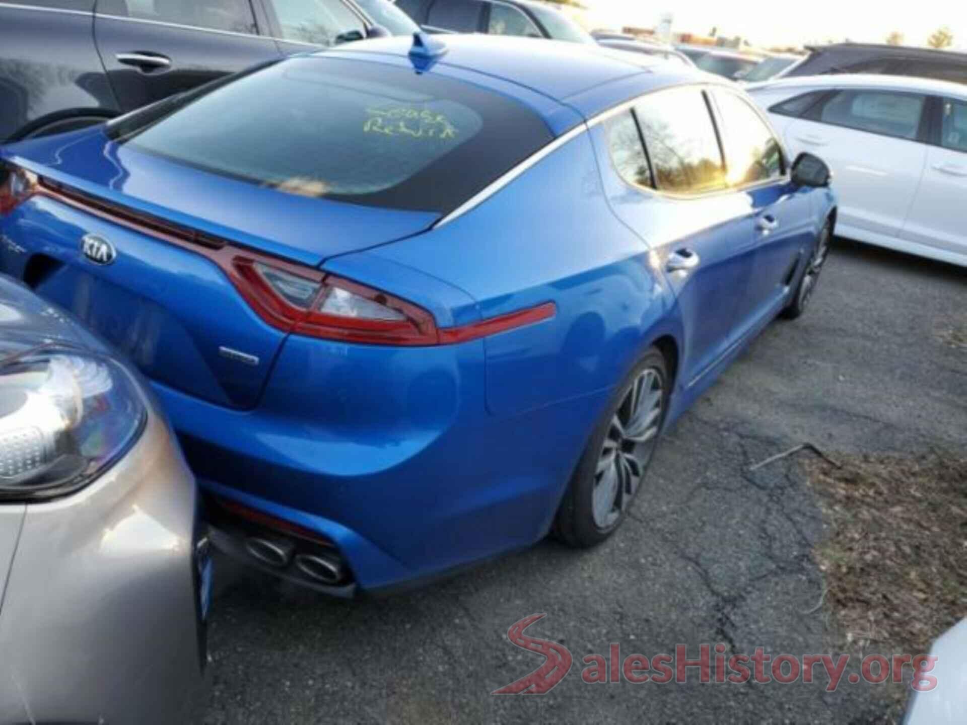 KNAE25LA2J6016617 2018 KIA STINGER