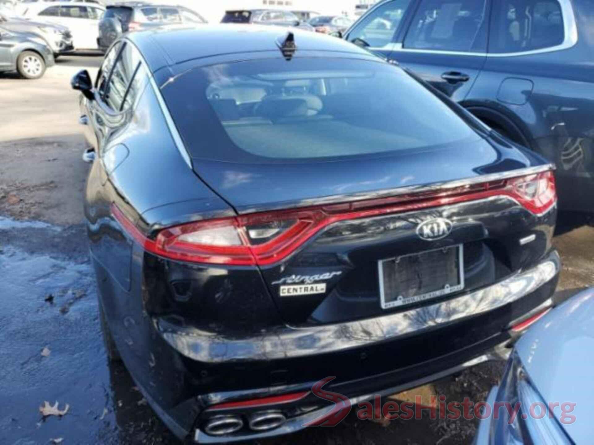 KNAE25LAXJ6014002 2018 KIA STINGER