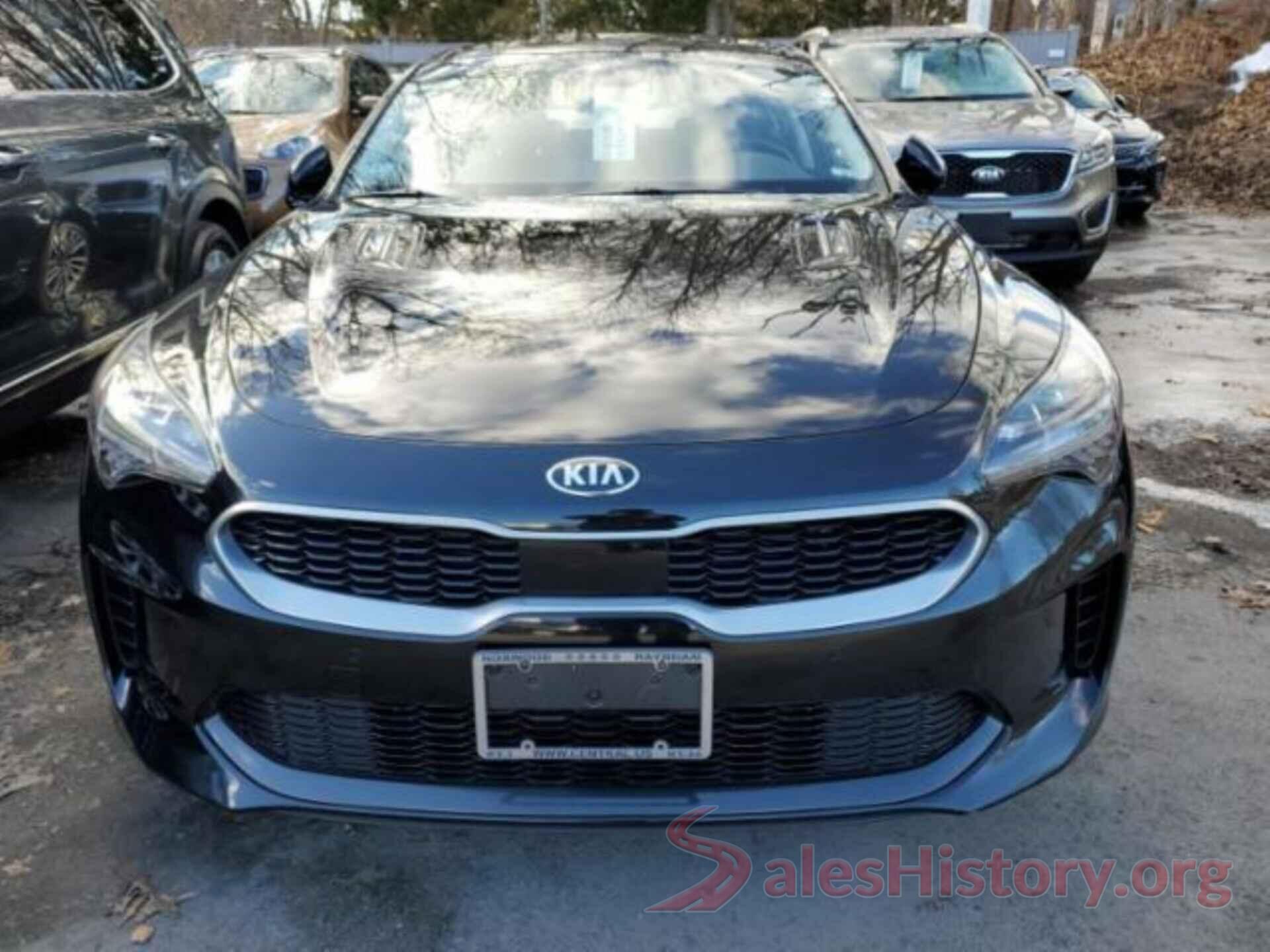 KNAE25LAXJ6014002 2018 KIA STINGER