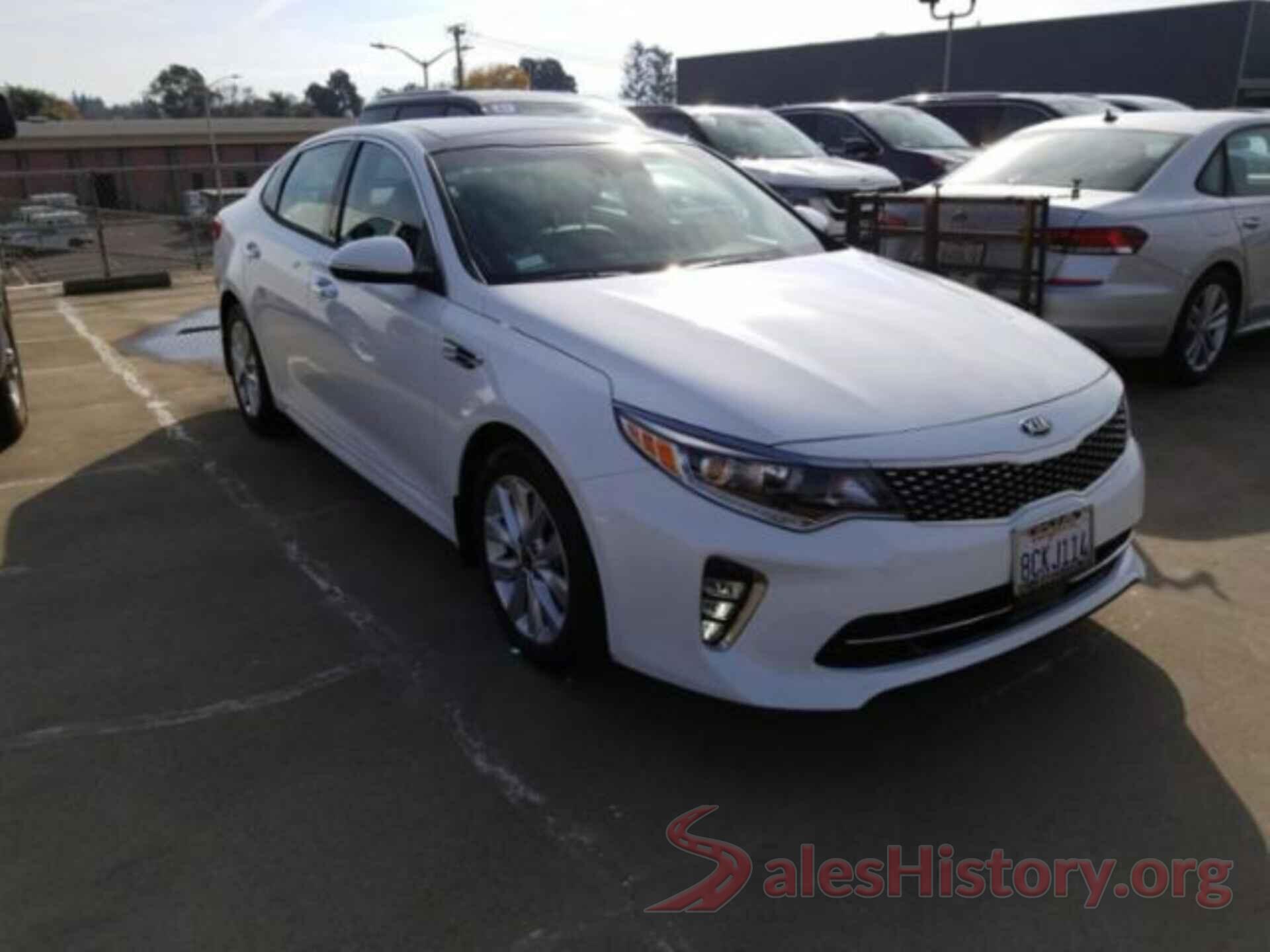 5XXGU4L34JG231676 2018 KIA OPTIMA