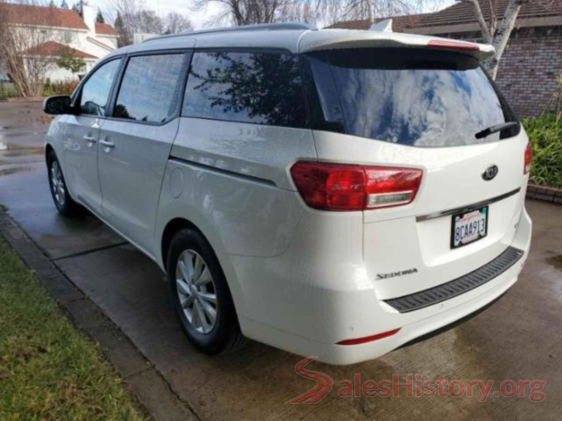 KNDMB5C17J6368302 2018 KIA SEDONA