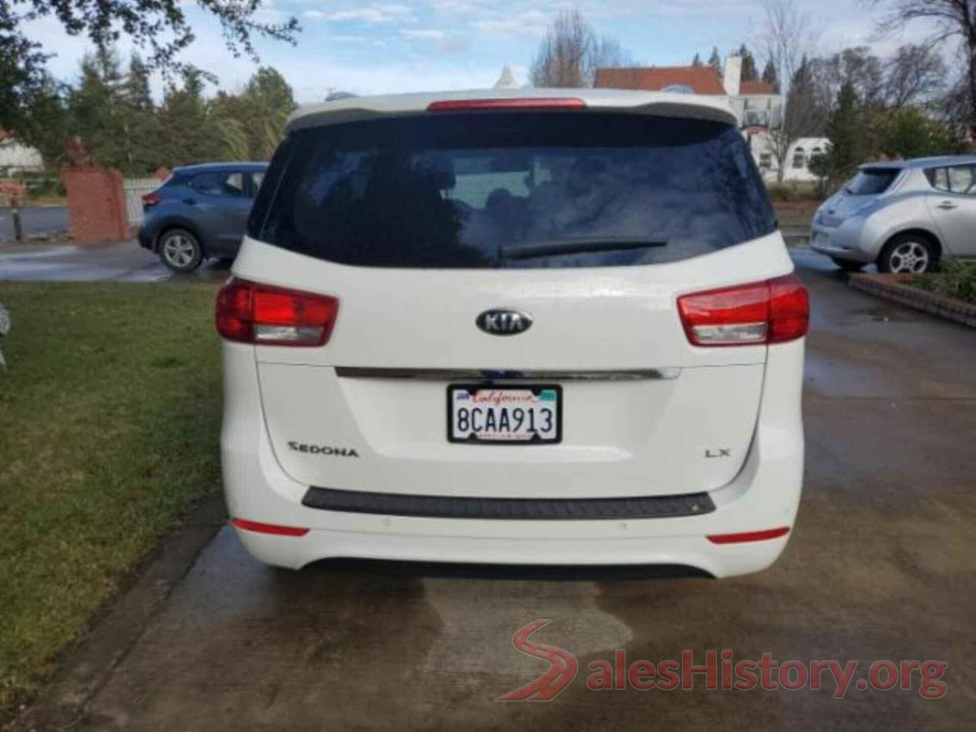 KNDMB5C17J6368302 2018 KIA SEDONA