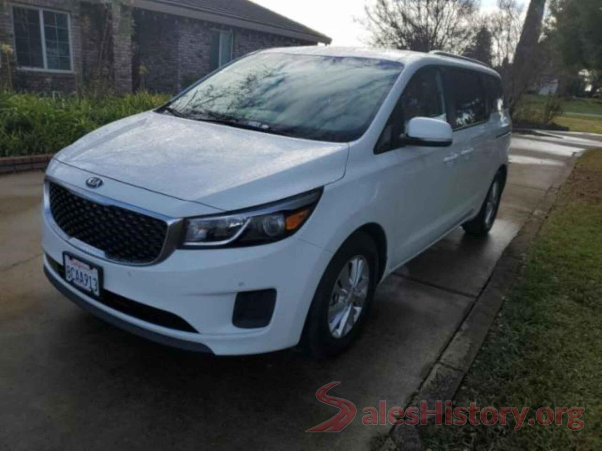 KNDMB5C17J6368302 2018 KIA SEDONA