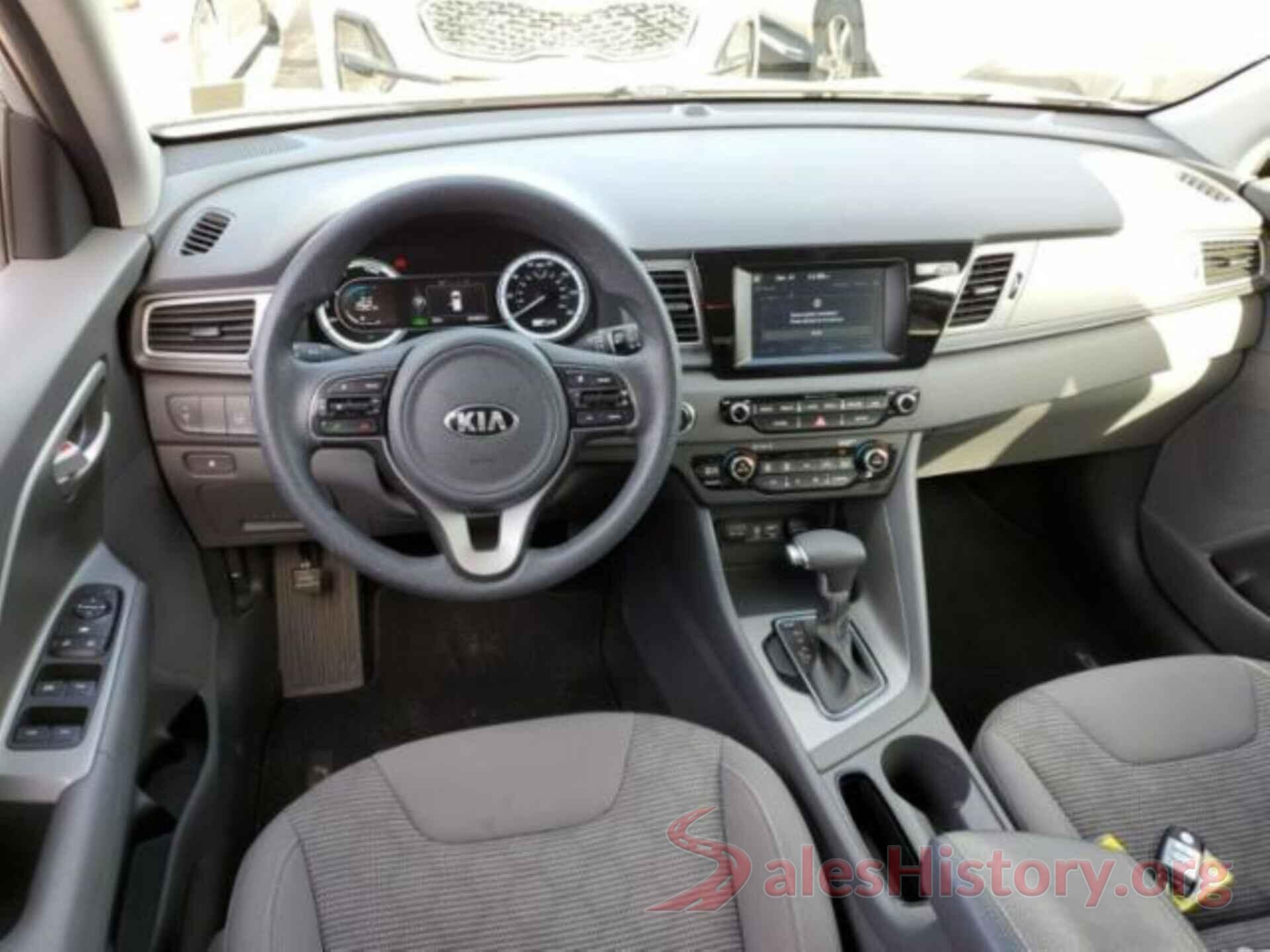 KNDCB3LC8J5126674 2018 KIA NIRO