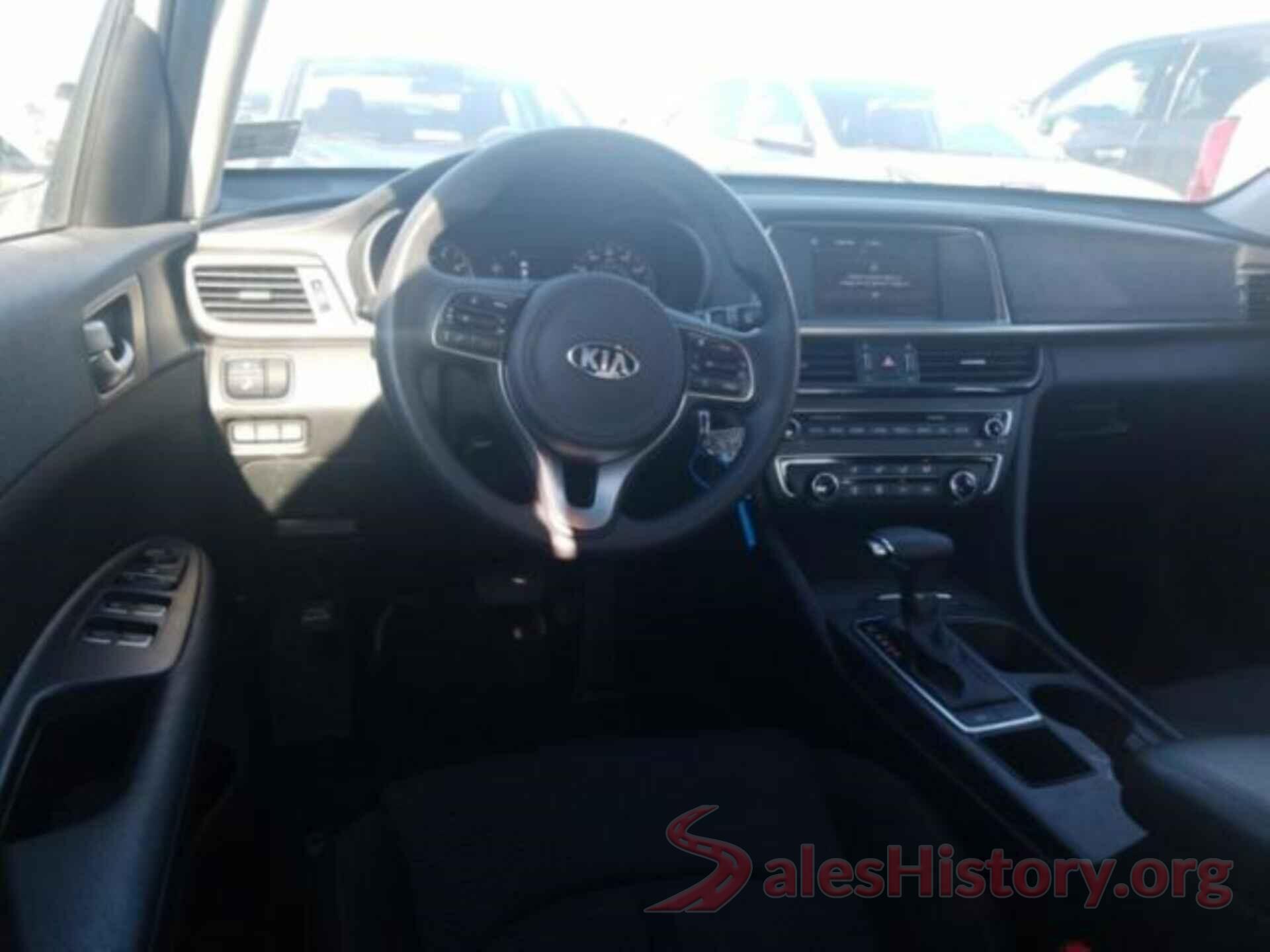 KNAGT4L3XJ5236028 2018 KIA OPTIMA