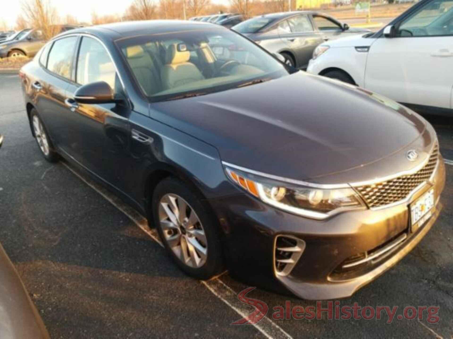 5XXGU4L36HG158224 2017 KIA OPTIMA