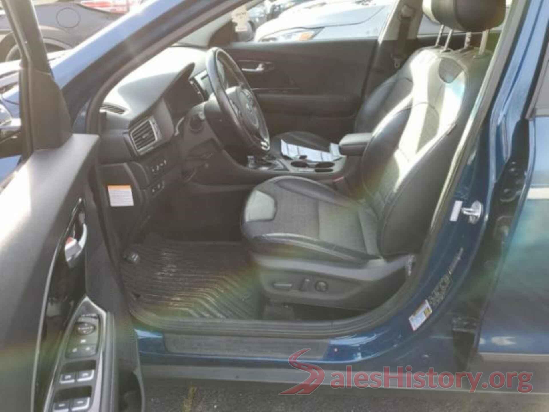 KNDCC3LC5H5090479 2017 KIA NIRO