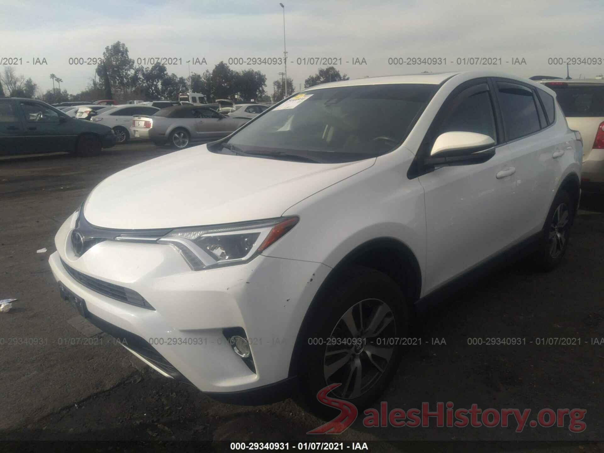 JTMWFREV6JJ731920 2018 TOYOTA RAV4