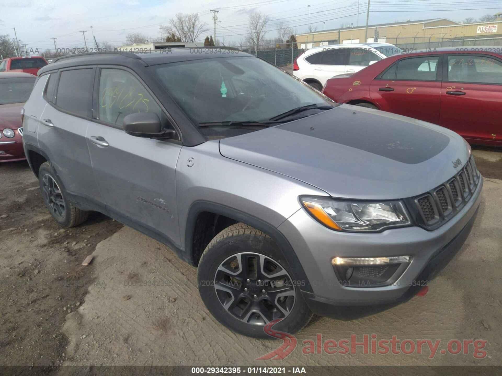 3C4NJDDB9KT668908 2019 JEEP COMPASS