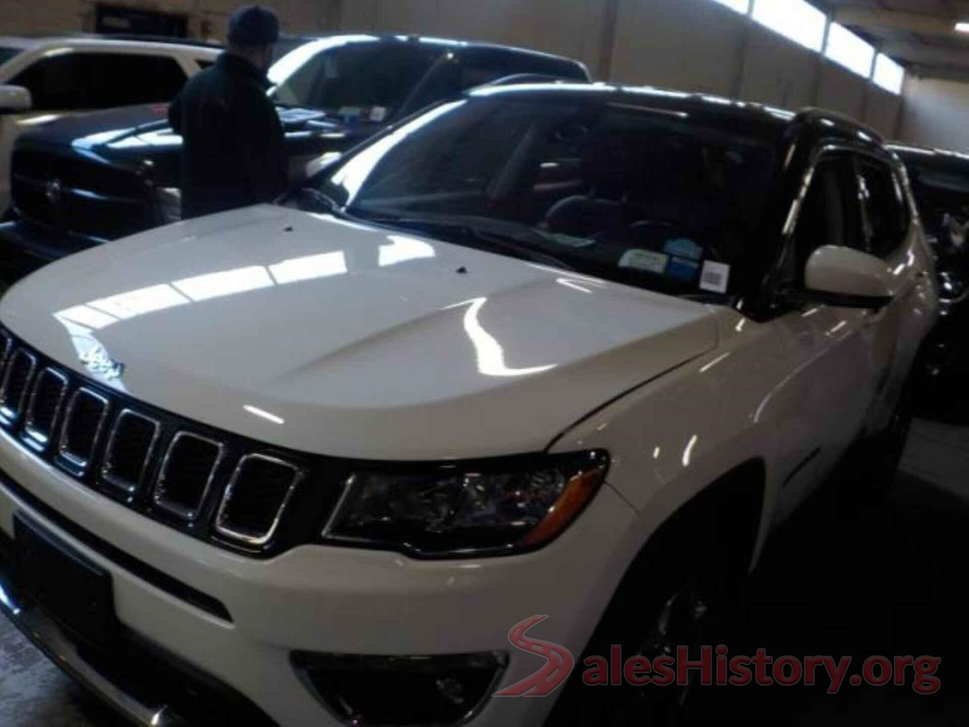 3C4NJDCB9JT284854 2018 JEEP COMPASS