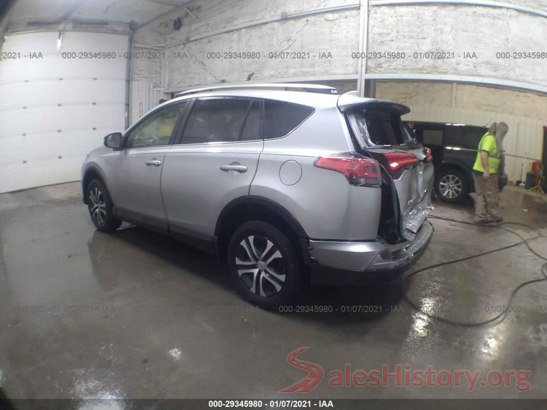 JTMBFREV7JJ232476 2018 TOYOTA RAV4