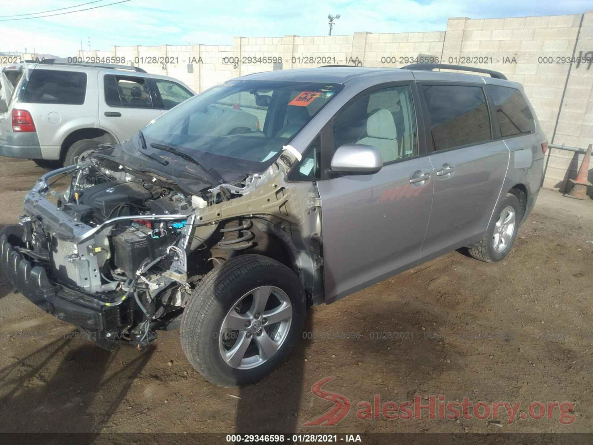 5TDKZ3DC3HS782341 2017 TOYOTA SIENNA